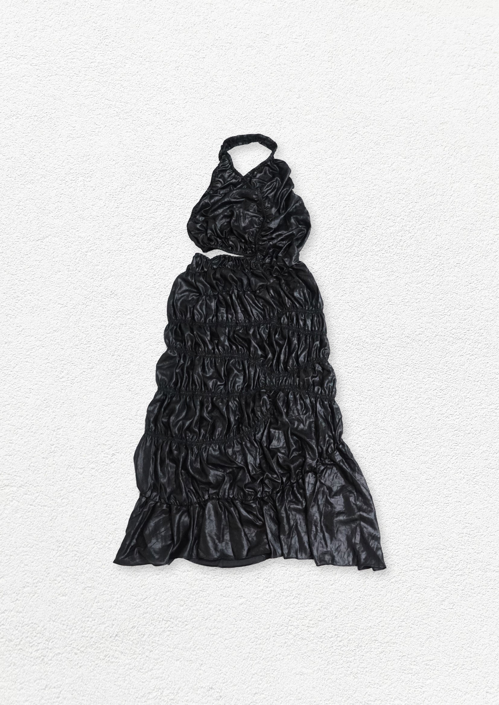 Irregular shirring halter dress - black