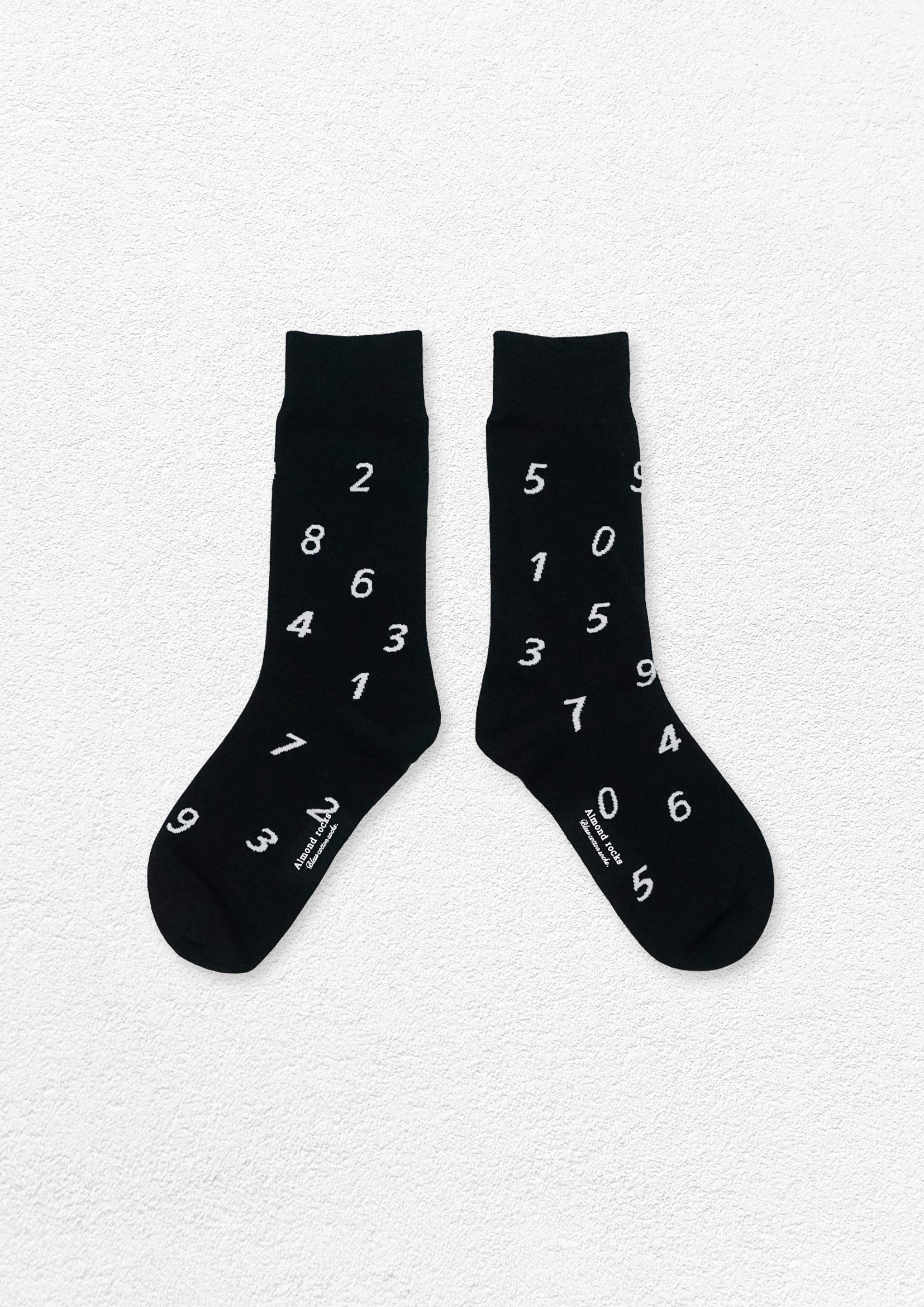 Numbers mid-calf sock - black