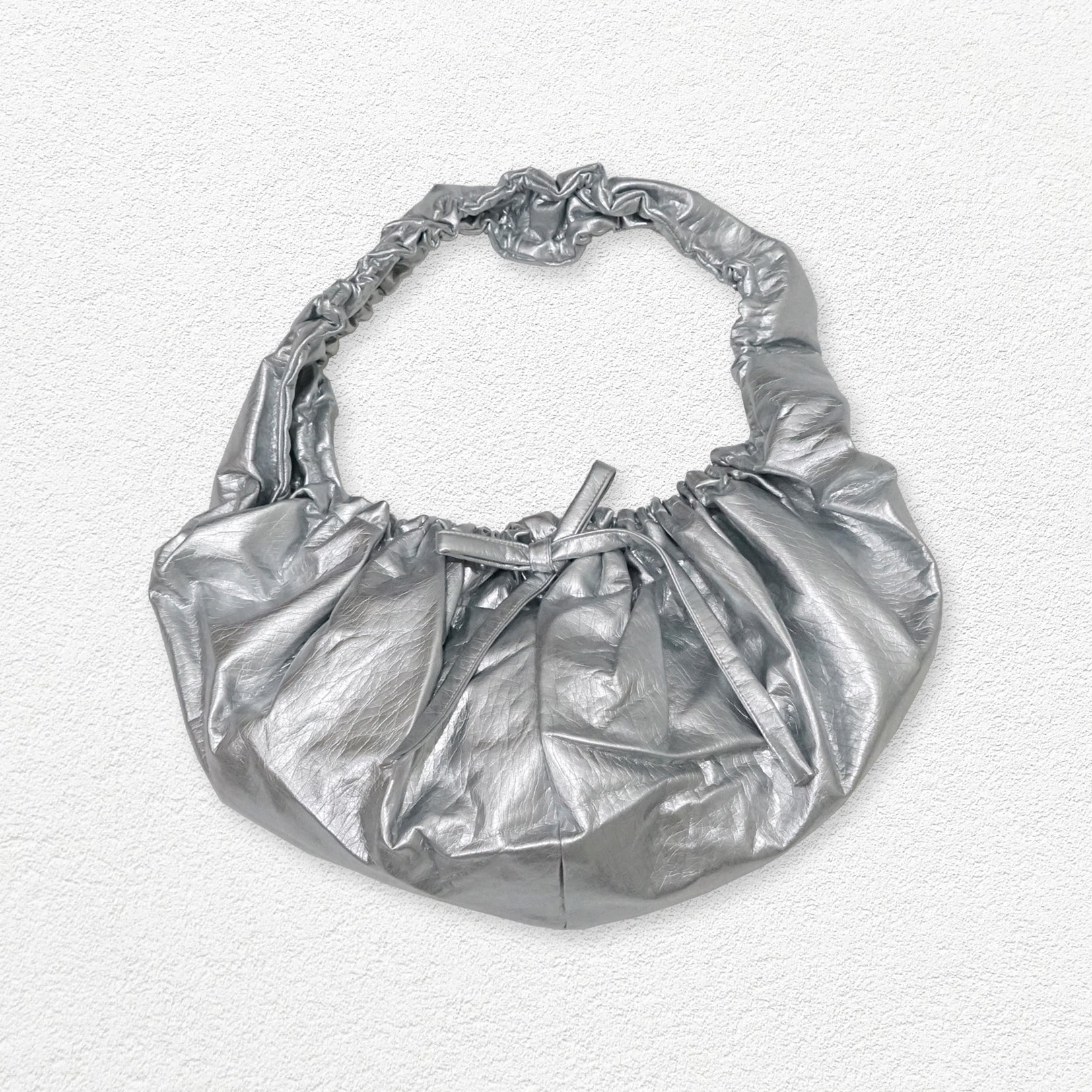 Vegan leather circular shoulder bag - silver