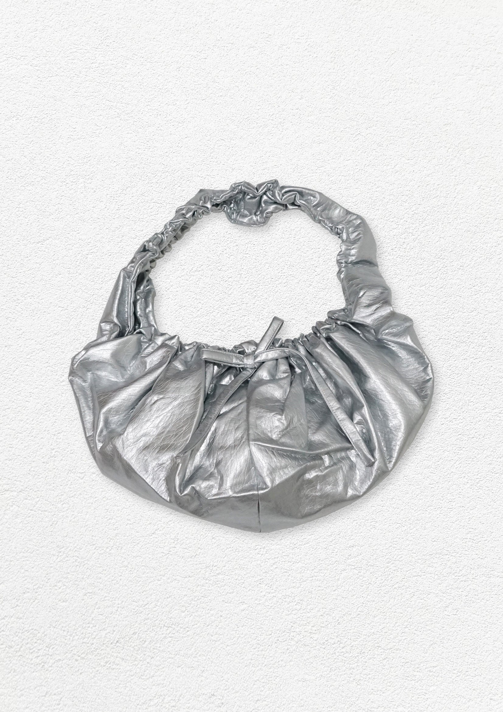Vegan leather circular shoulder bag - silver