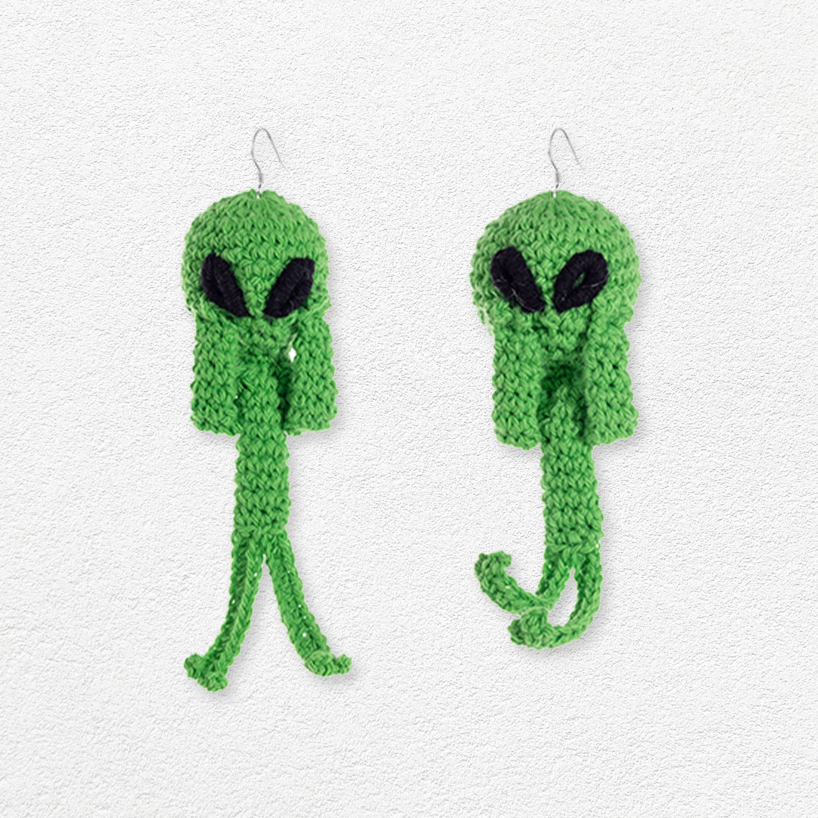 Alien crochet earrings - green