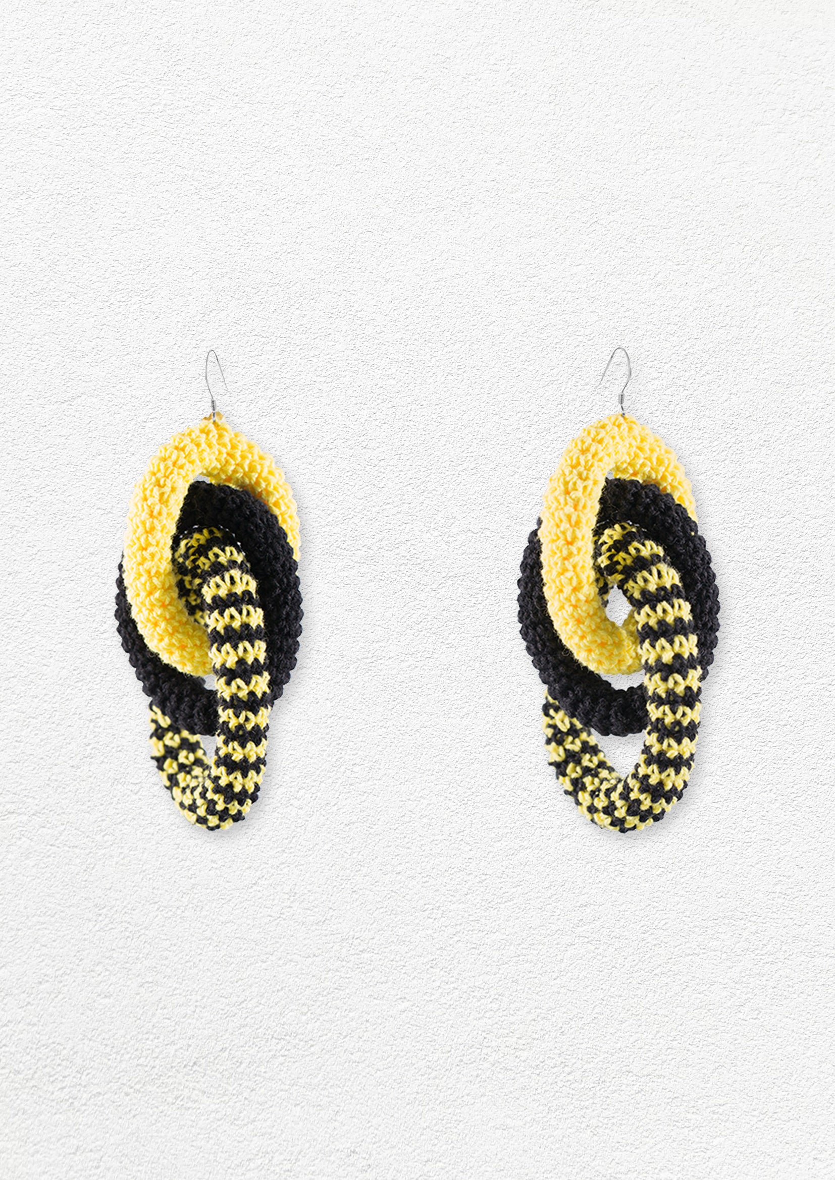 Encircled hoop crochet earrings - yellow & black