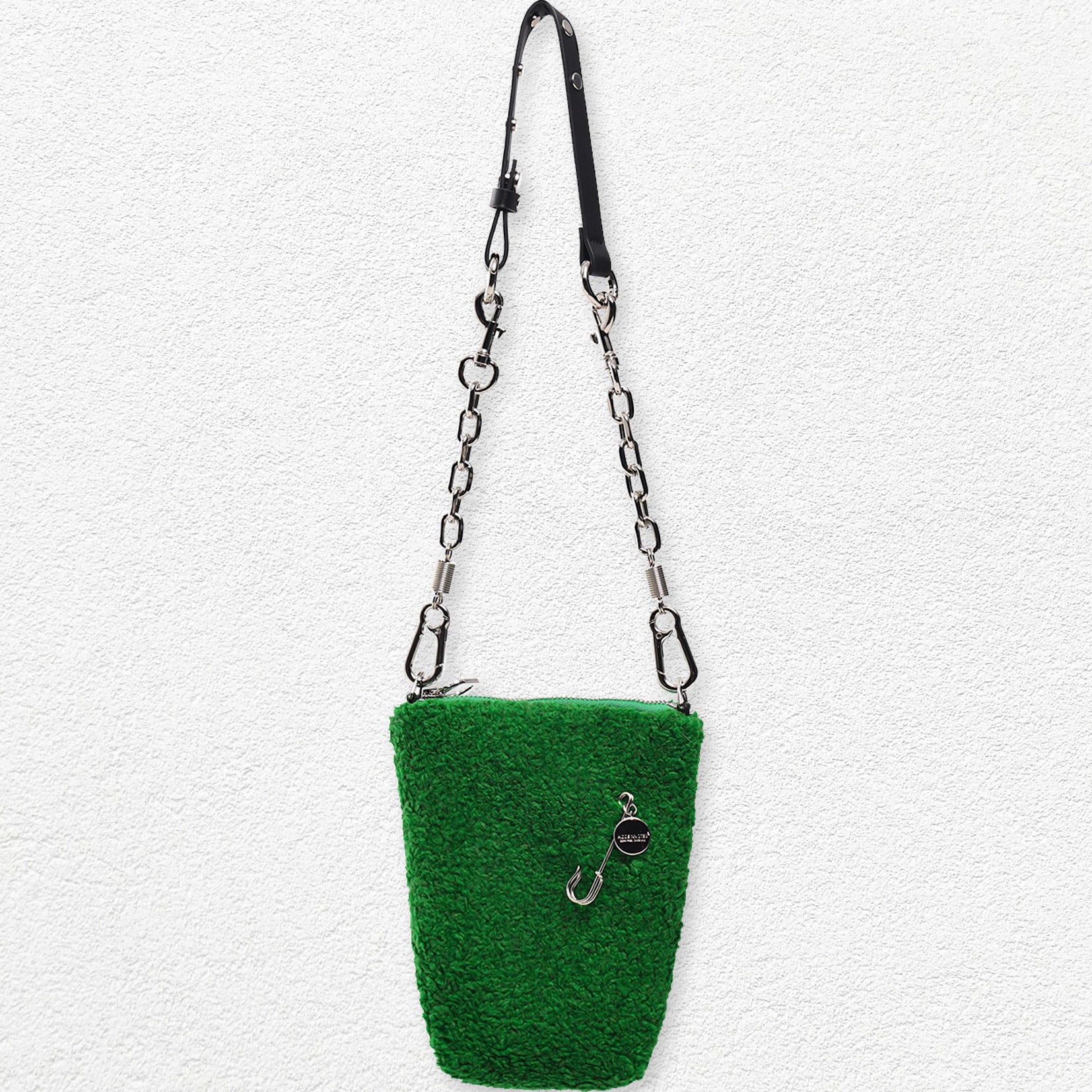 Fluffy shoulder bucket bag - forest green