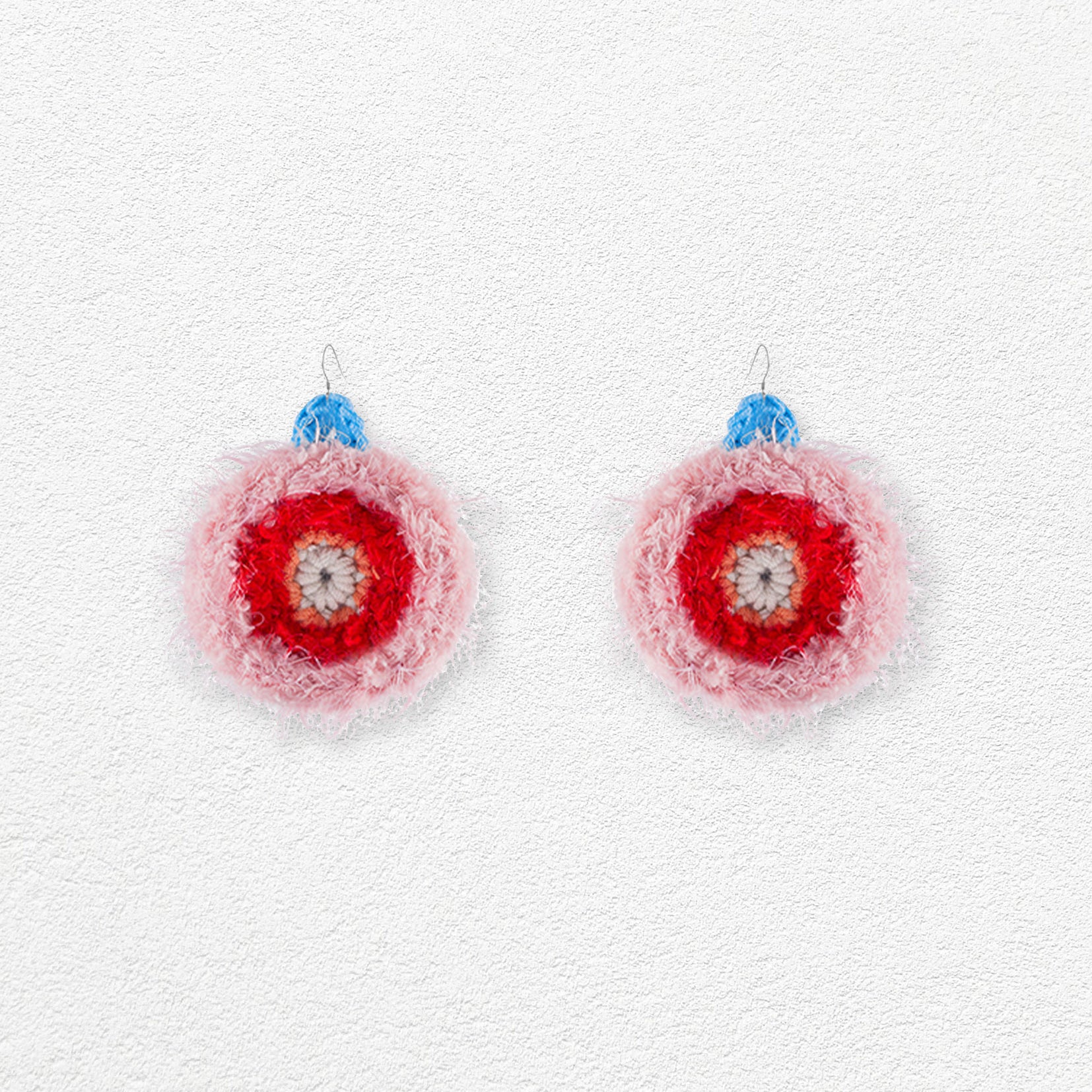 Fluffy circle crochet earrings - pink