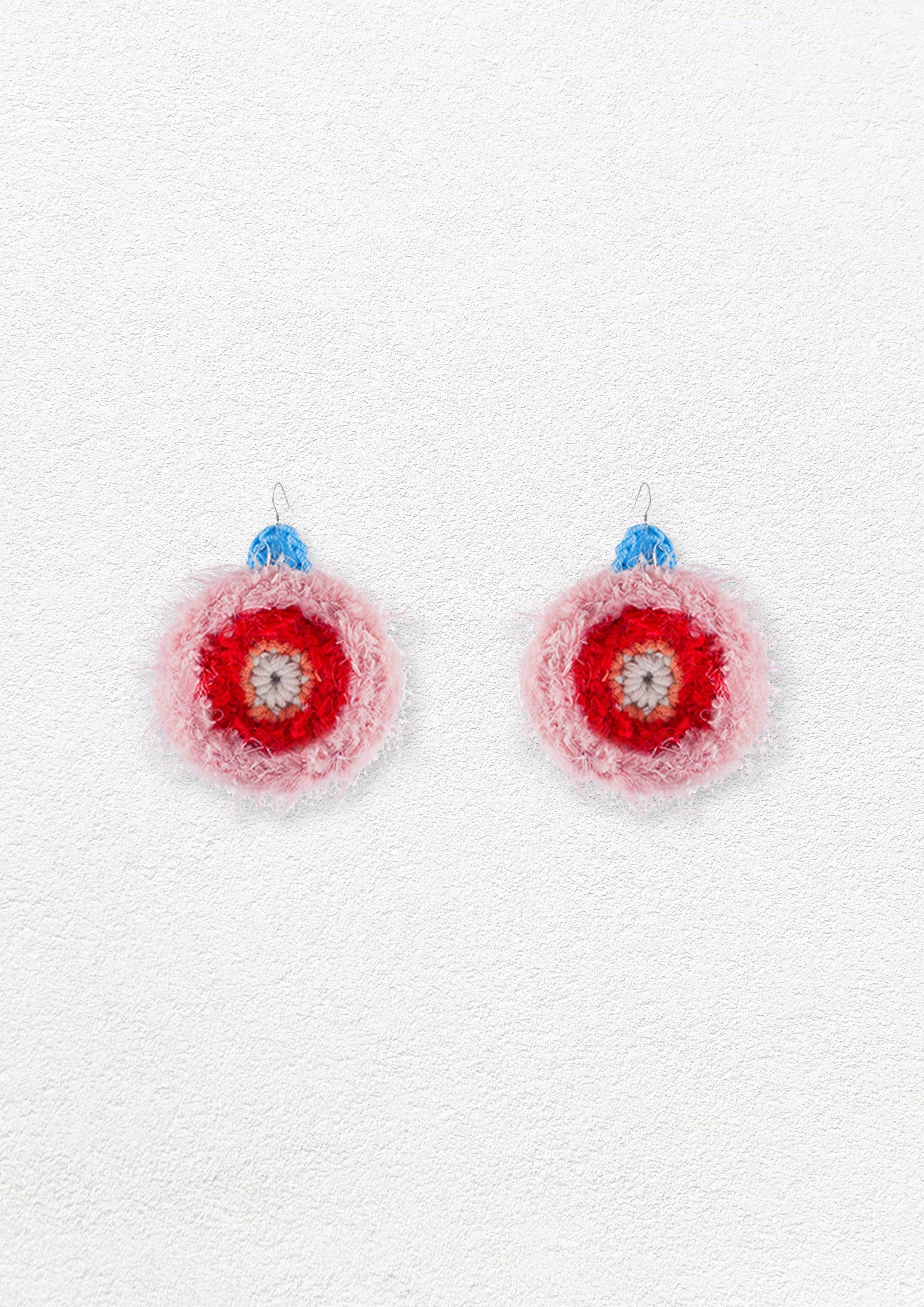 Fluffy circle crochet earrings - pink