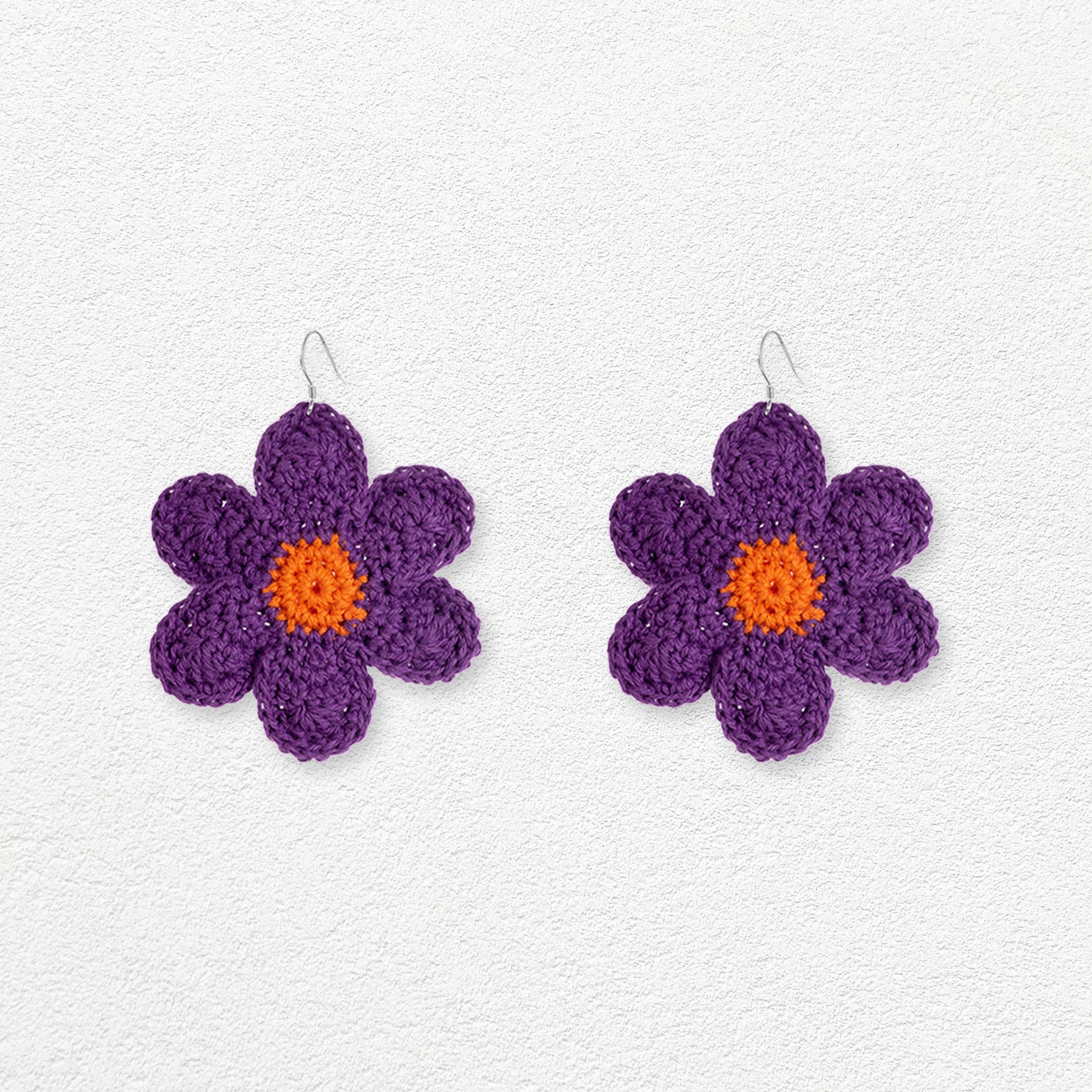 Flower crochet earrings - plum