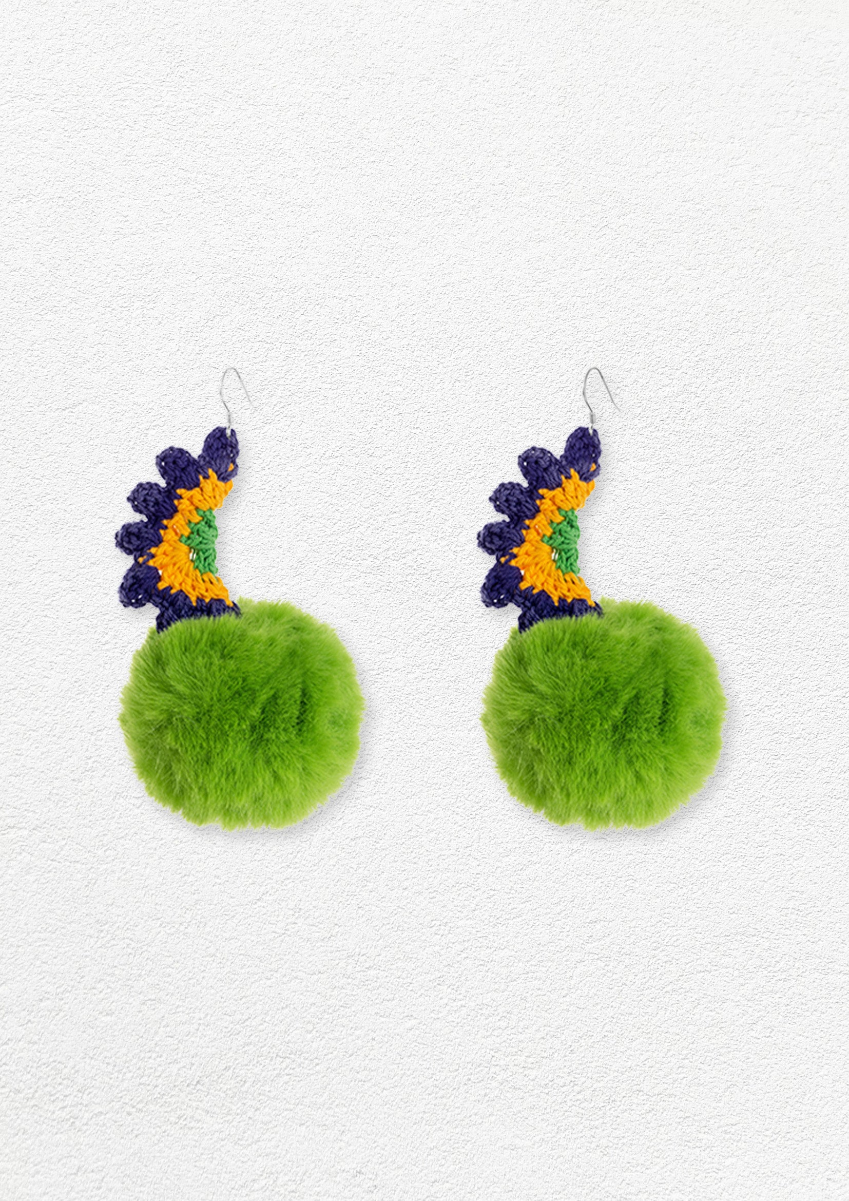 Pompom crochet earrings - green