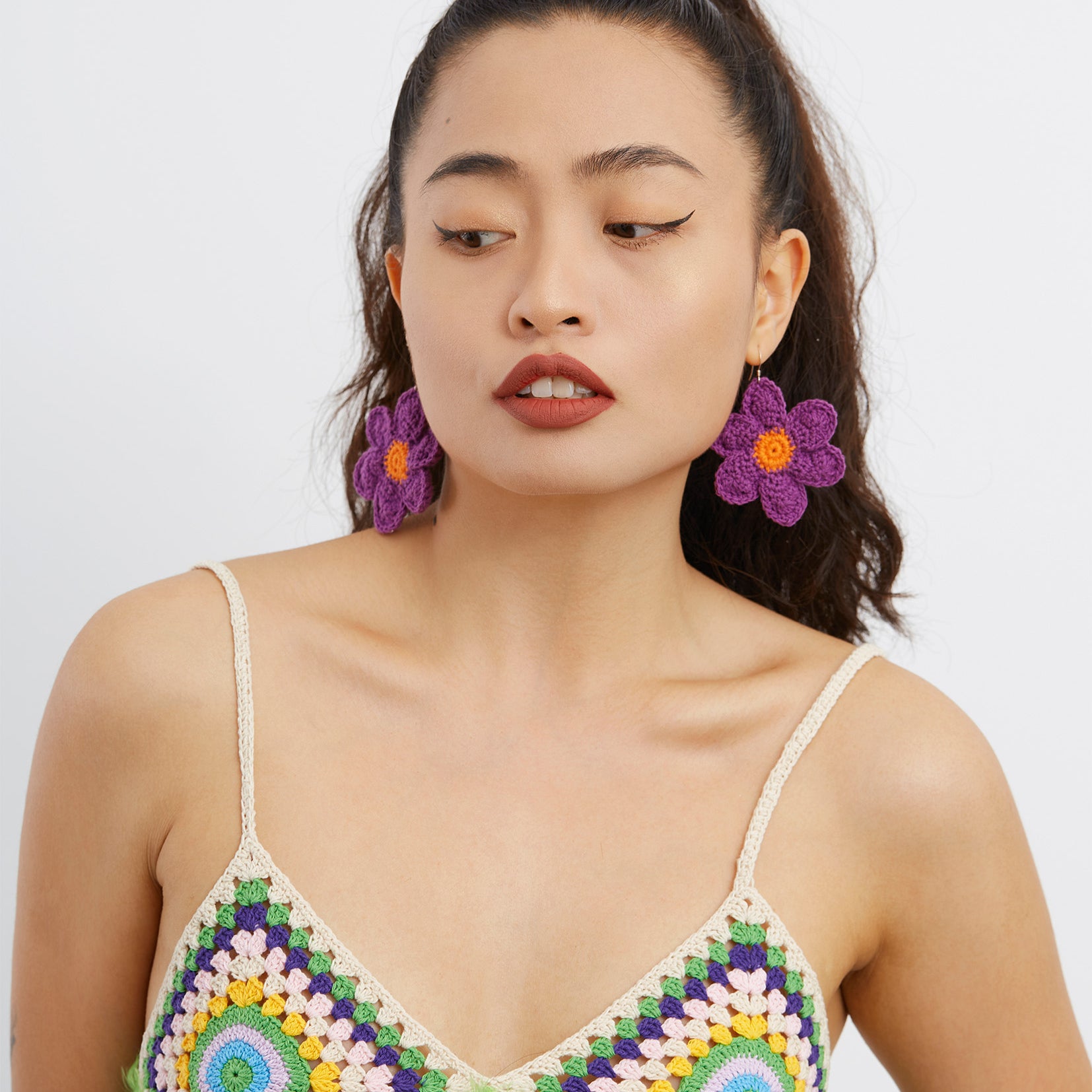 Flower crochet earrings - plum