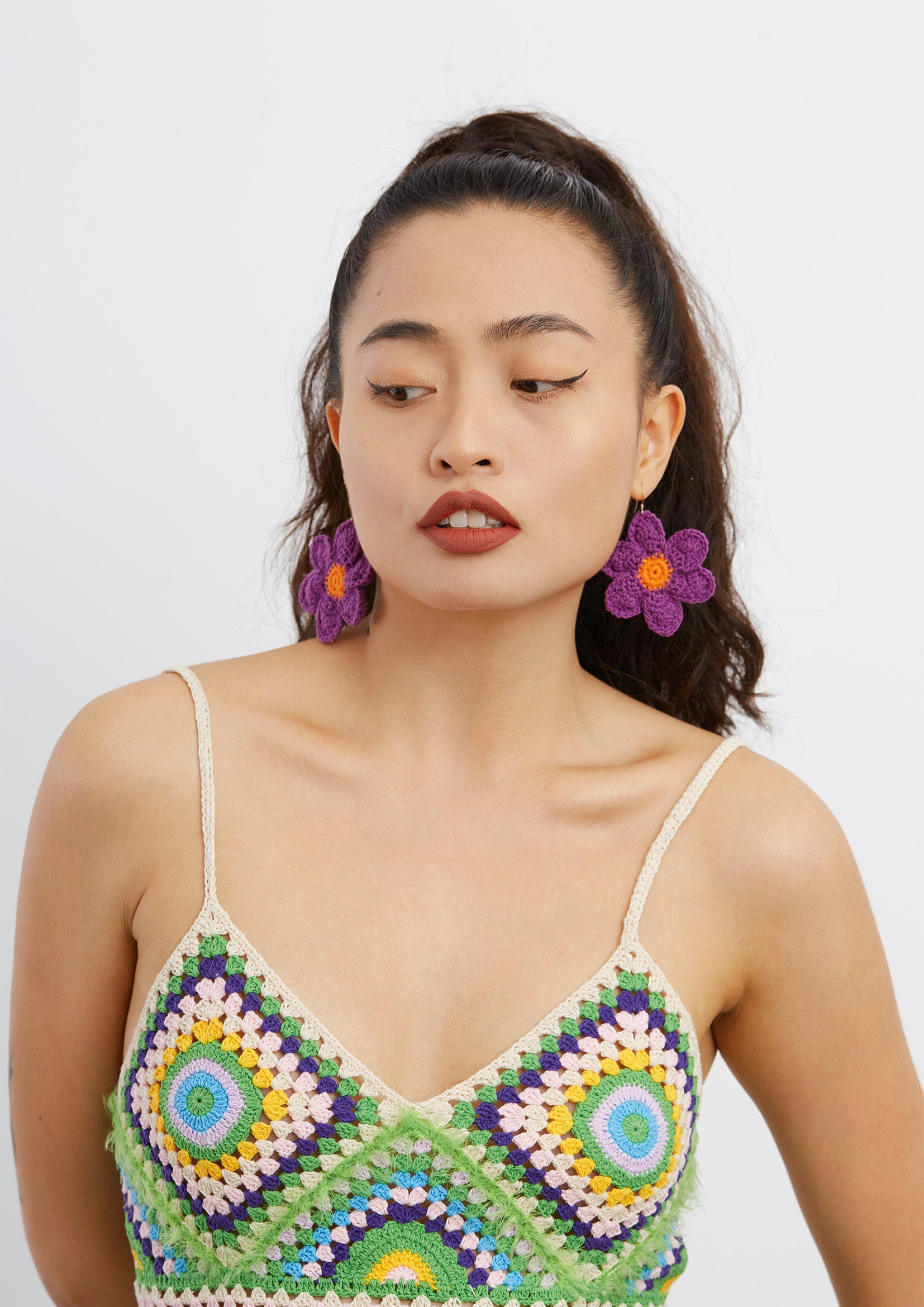 Flower crochet earrings - plum