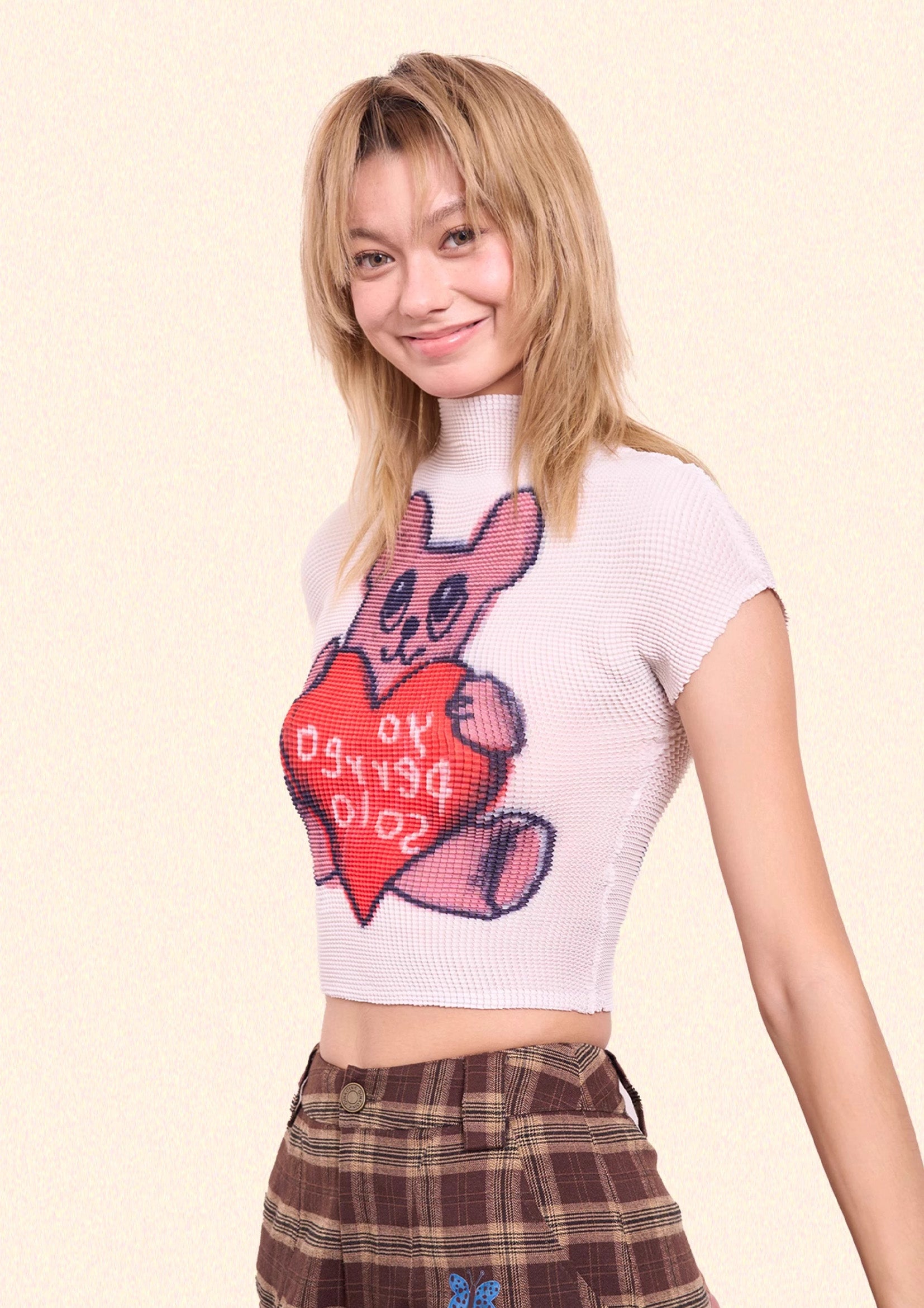 Love bear crinkle stretch crop tee - beige