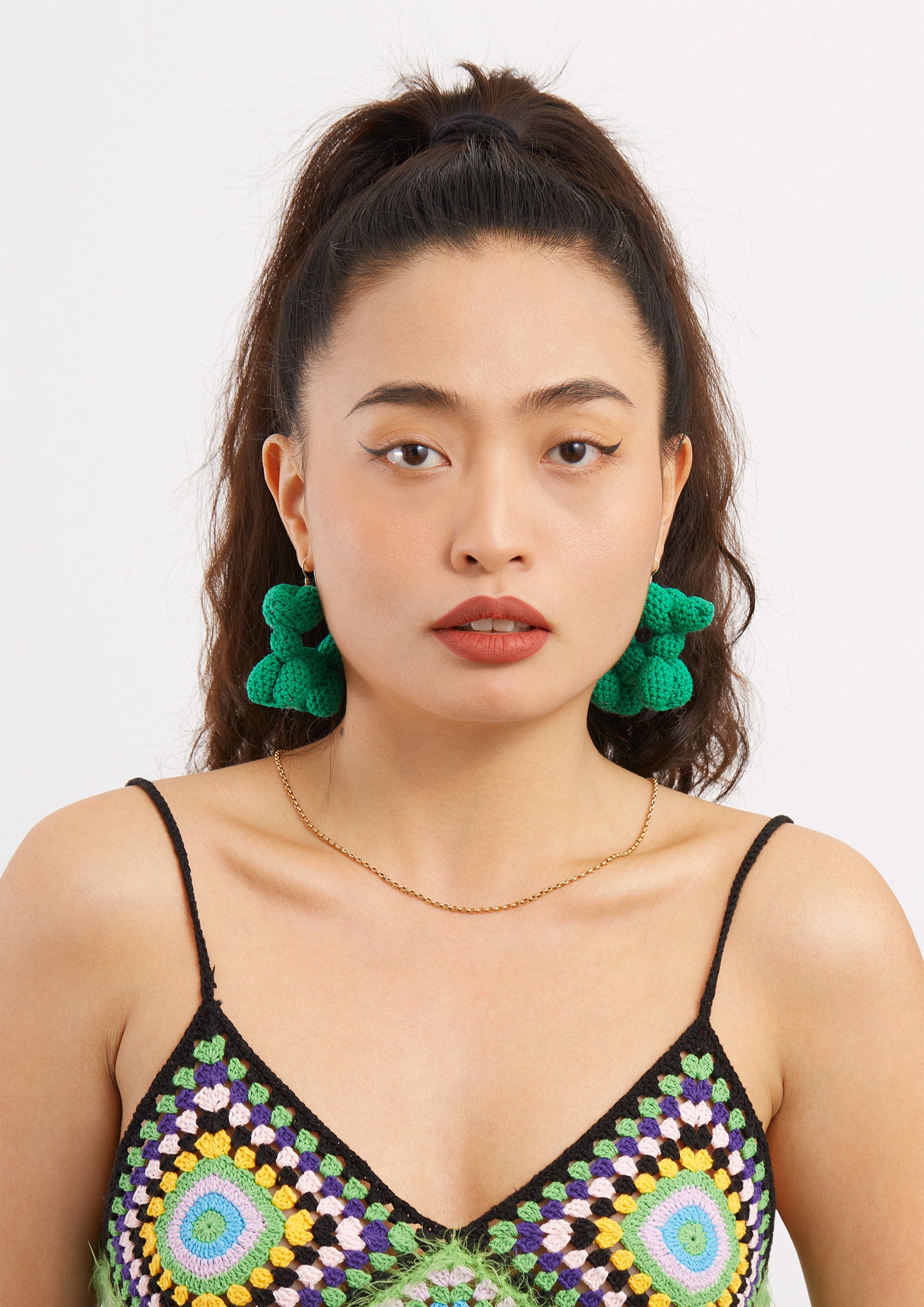 Balloon dog crochet earrings - emerald green – Future Fusion Online