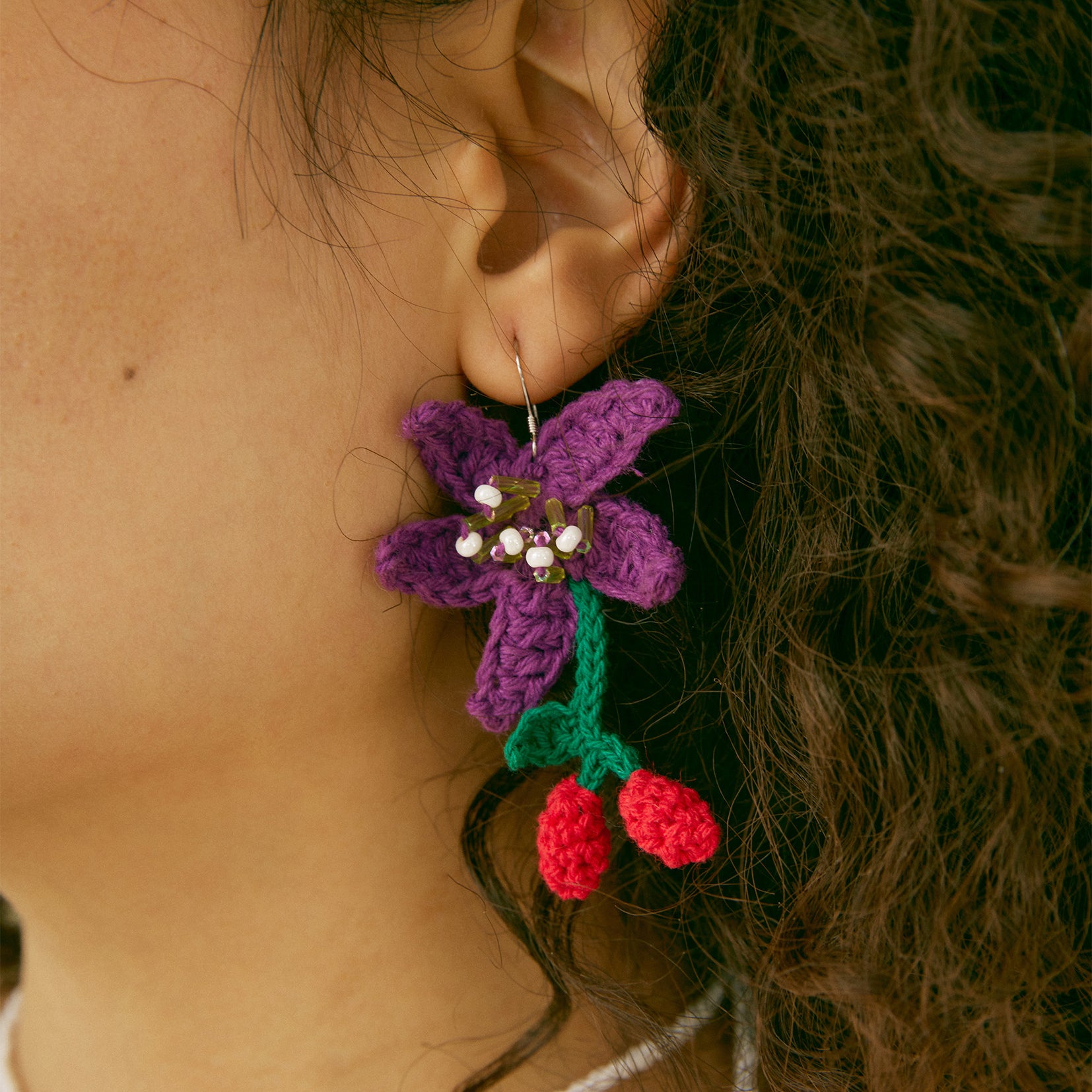 Goji flower crochet earrings - purple