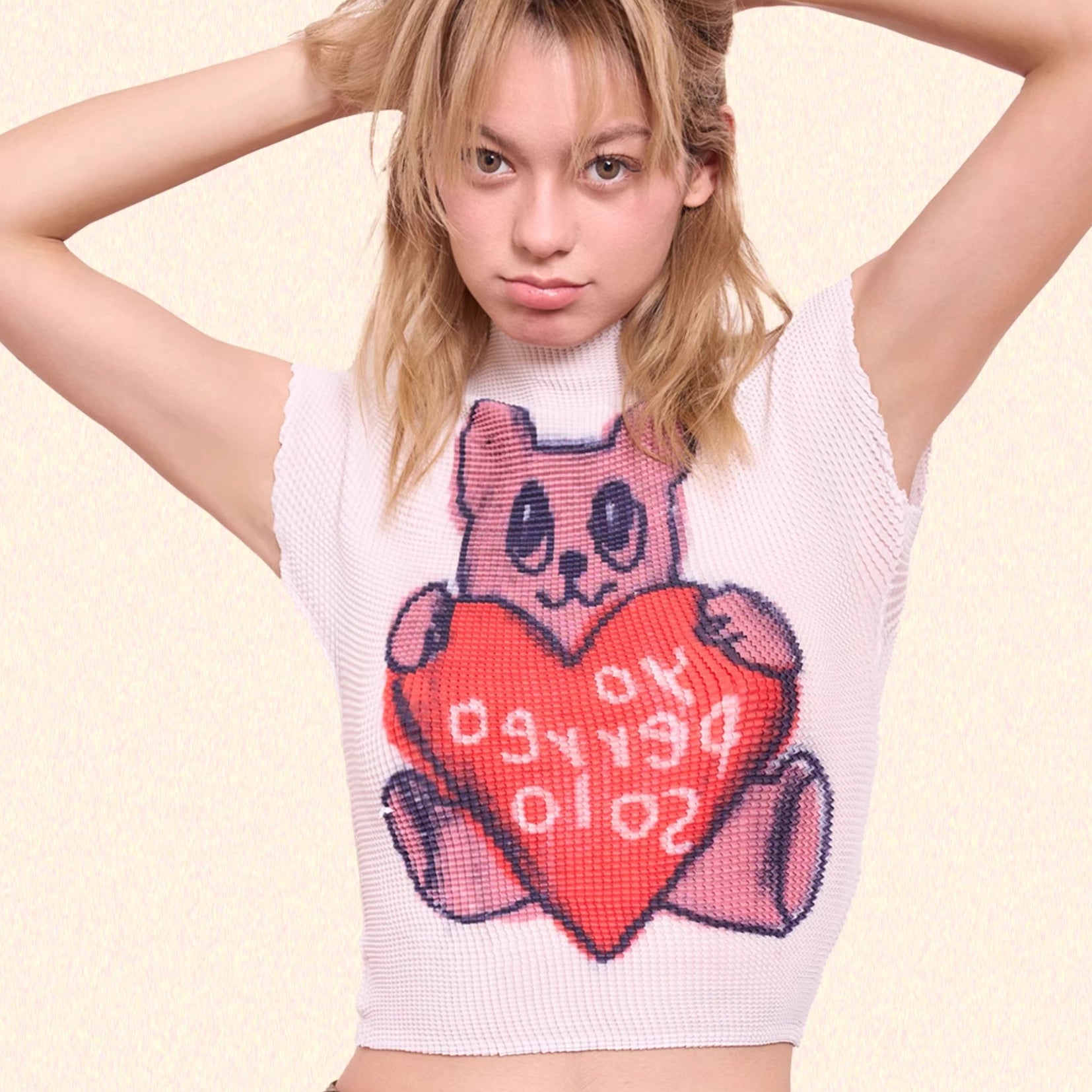 Love bear crinkle stretch crop tee - beige