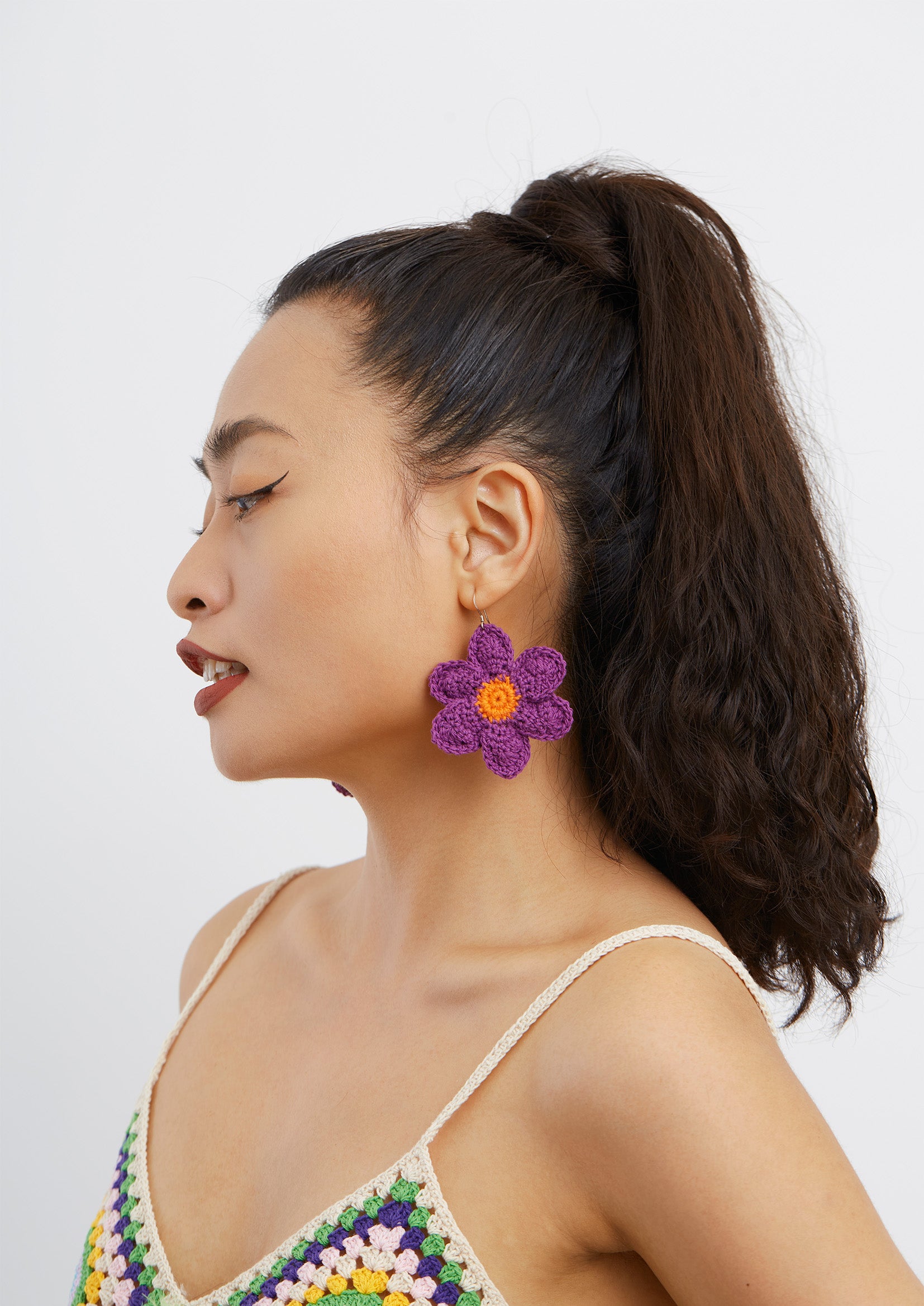 Flower crochet earrings - plum