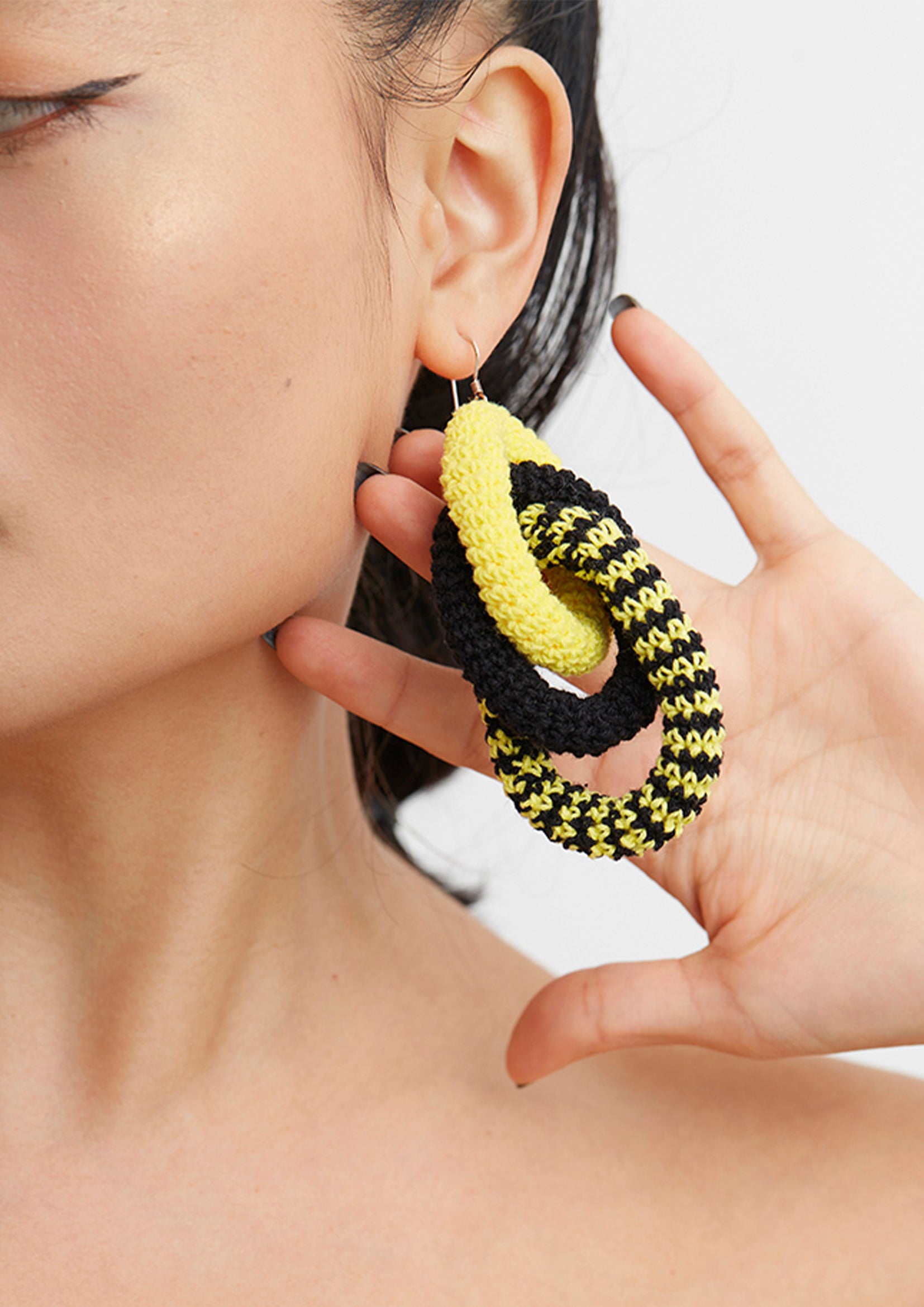 Encircled hoop crochet earrings - yellow & black