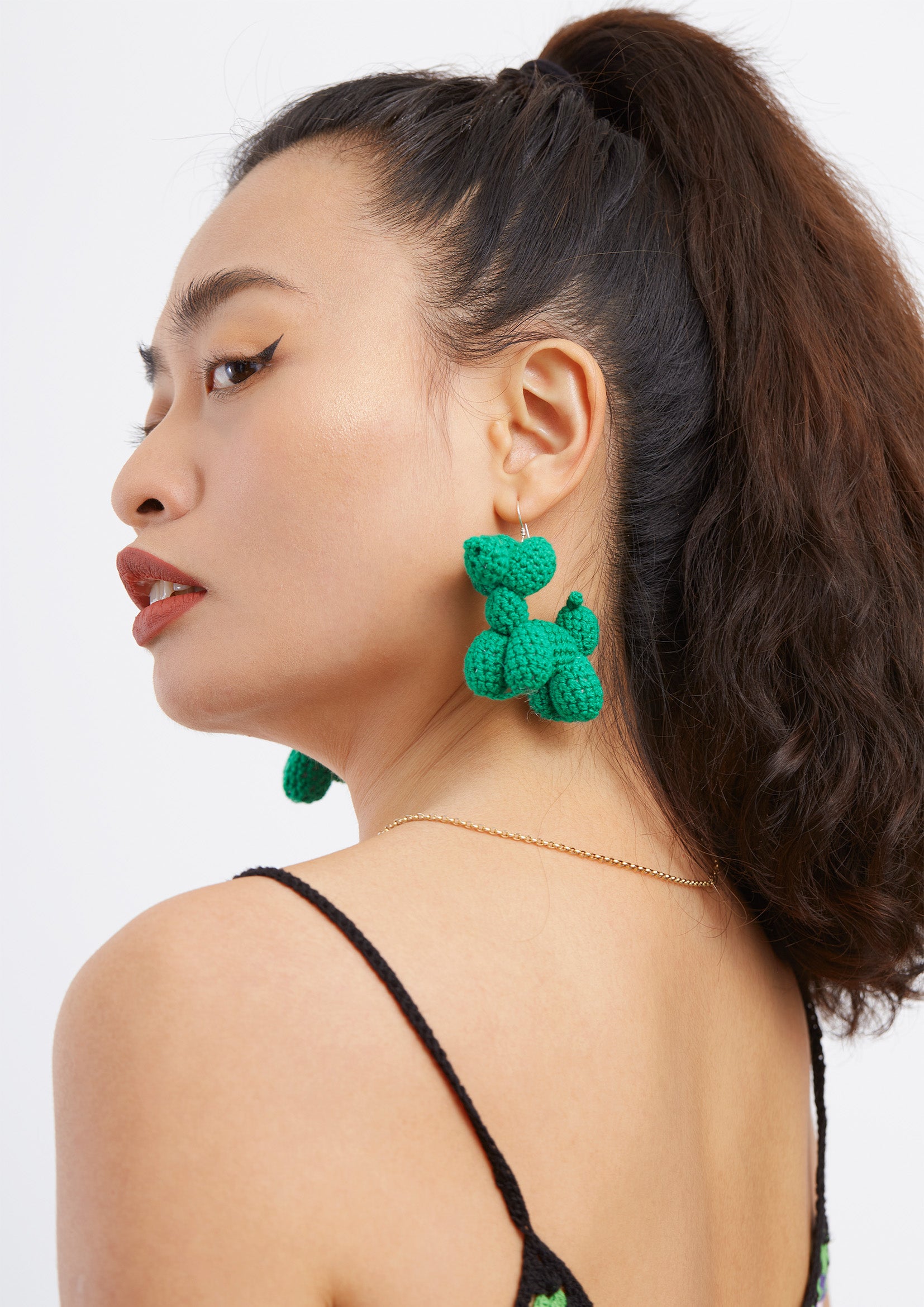 Balloon dog crochet earrings - emerald green – Future Fusion Online