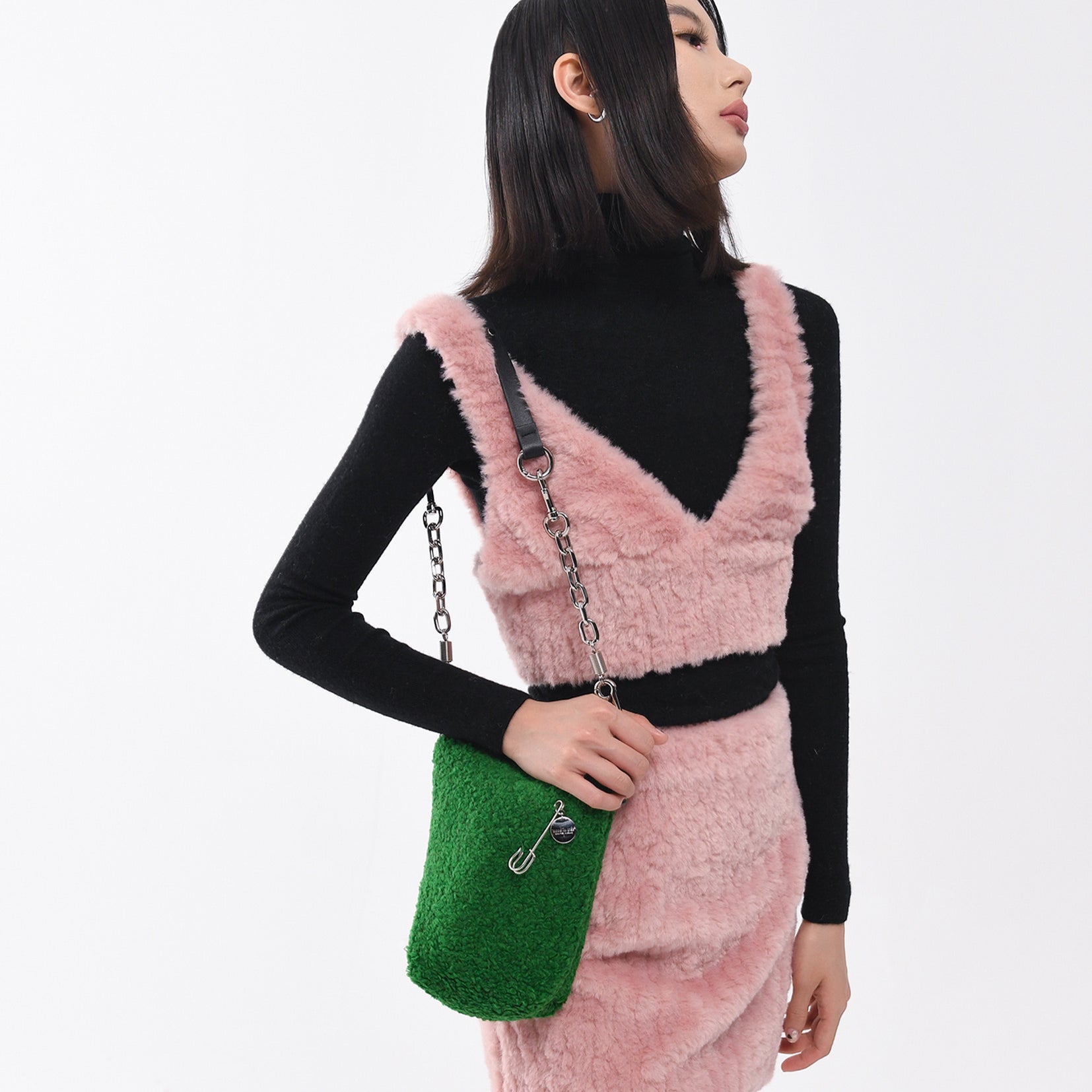 Fluffy shoulder bucket bag - forest green