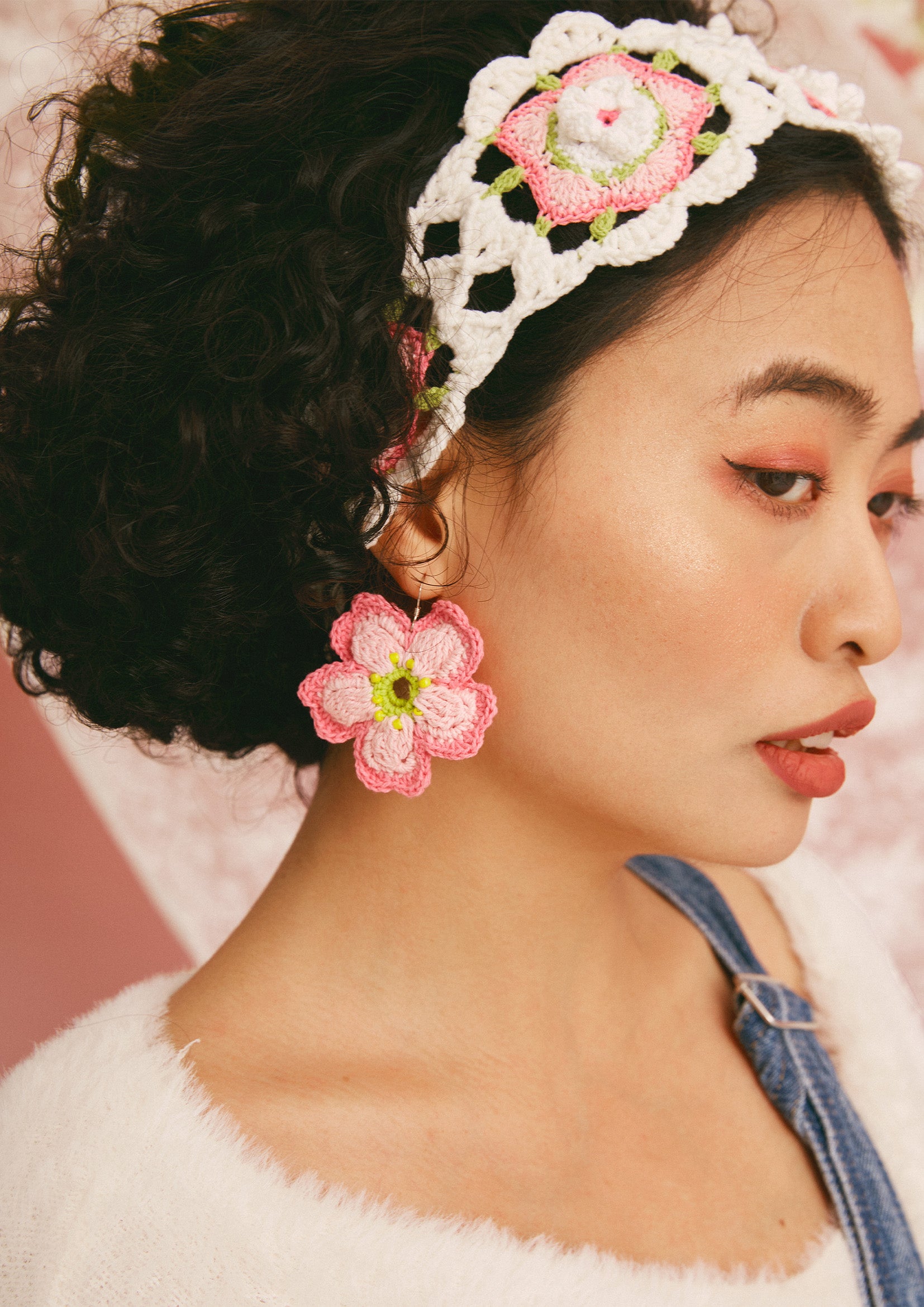 Cherry blossom crochet earrings - pink