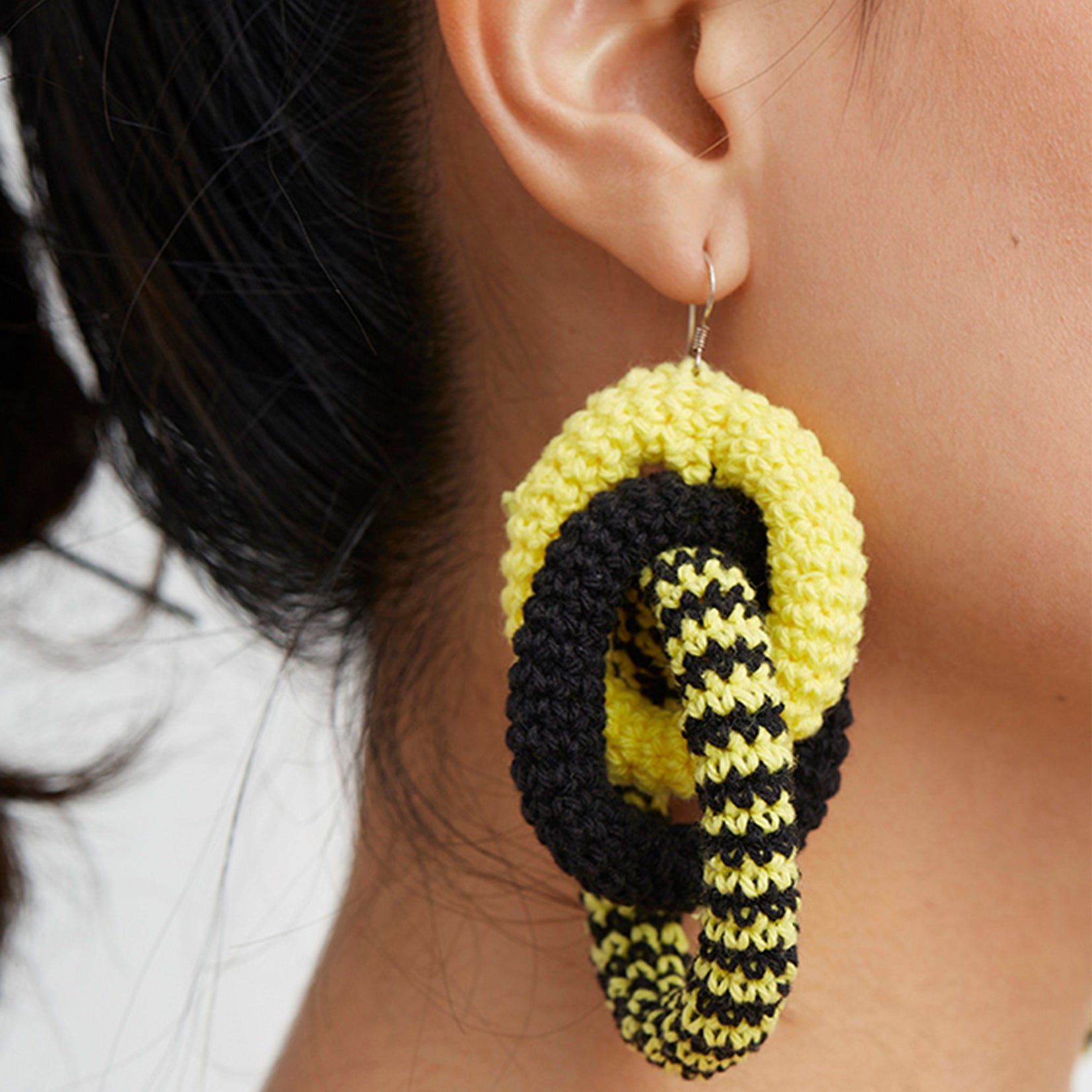 Encircled hoop crochet earrings - yellow & black