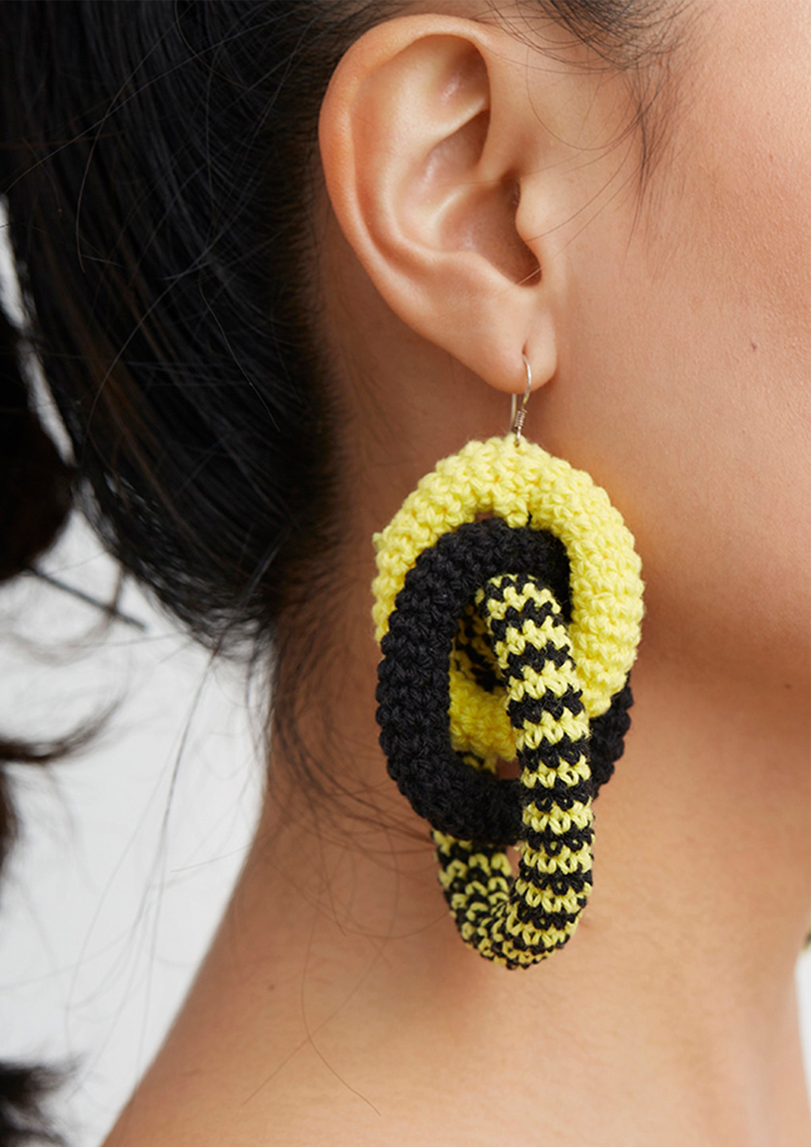 Encircled hoop crochet earrings - yellow & black