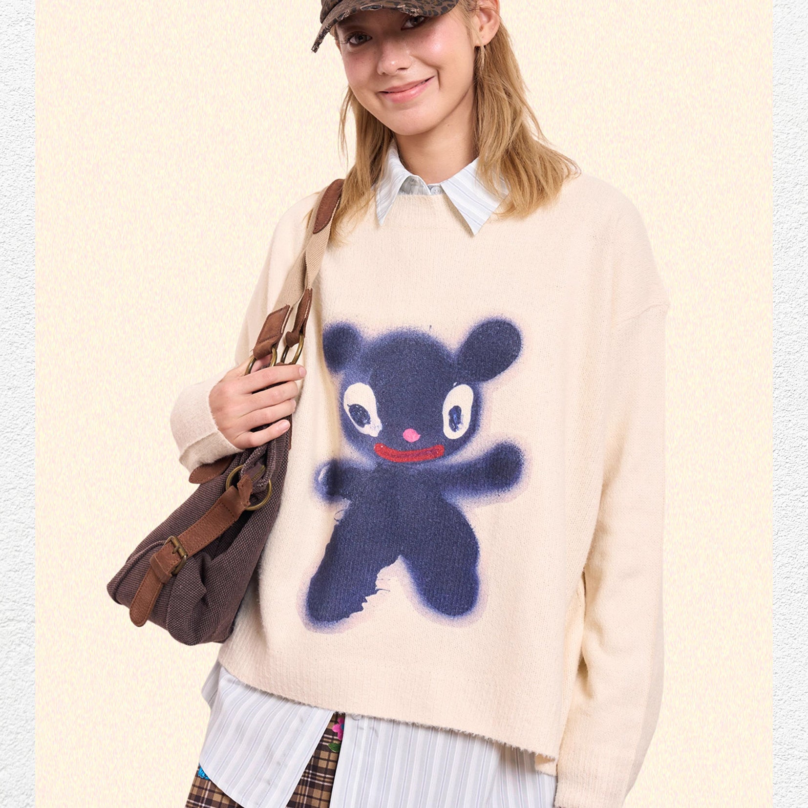 Black bear unisex knit jumper - beige