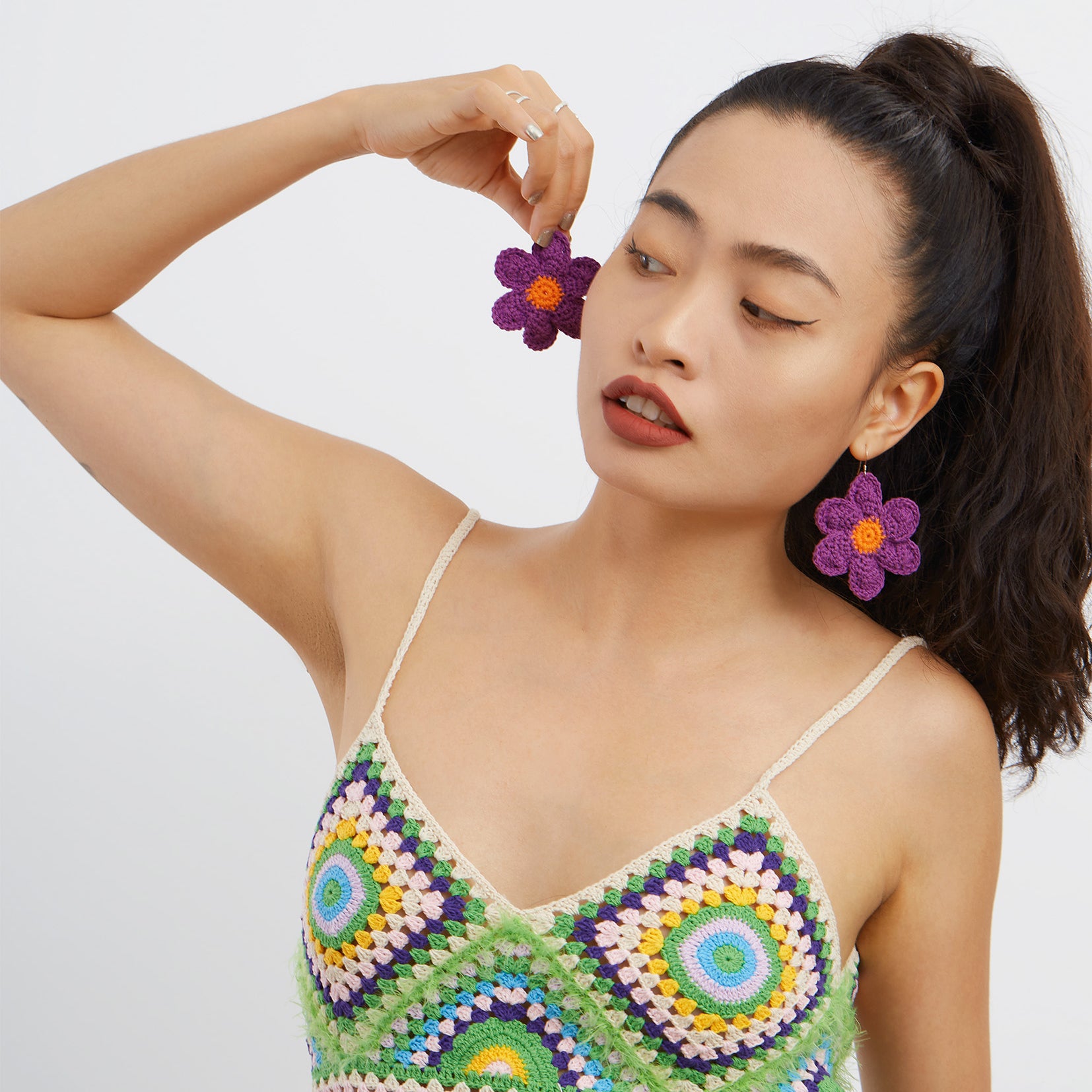 Flower crochet earrings - plum