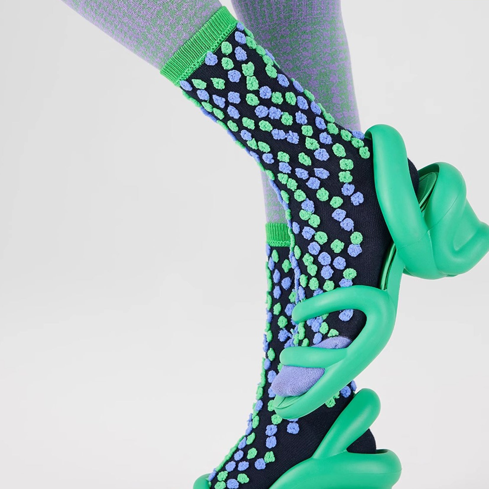Beans bumpy reversible mid-calf sock - green