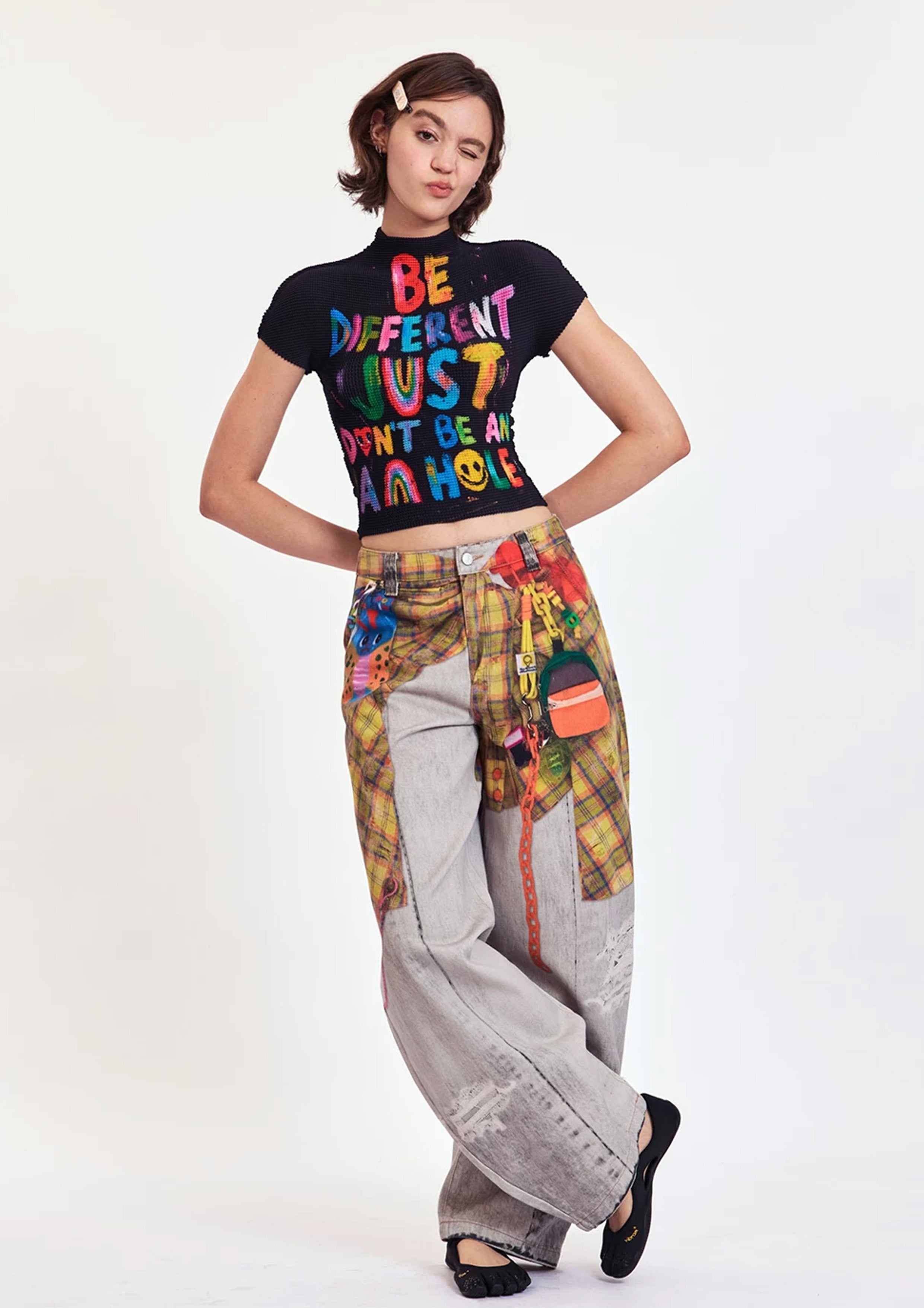 Typography crinkle stretch crop tee - black
