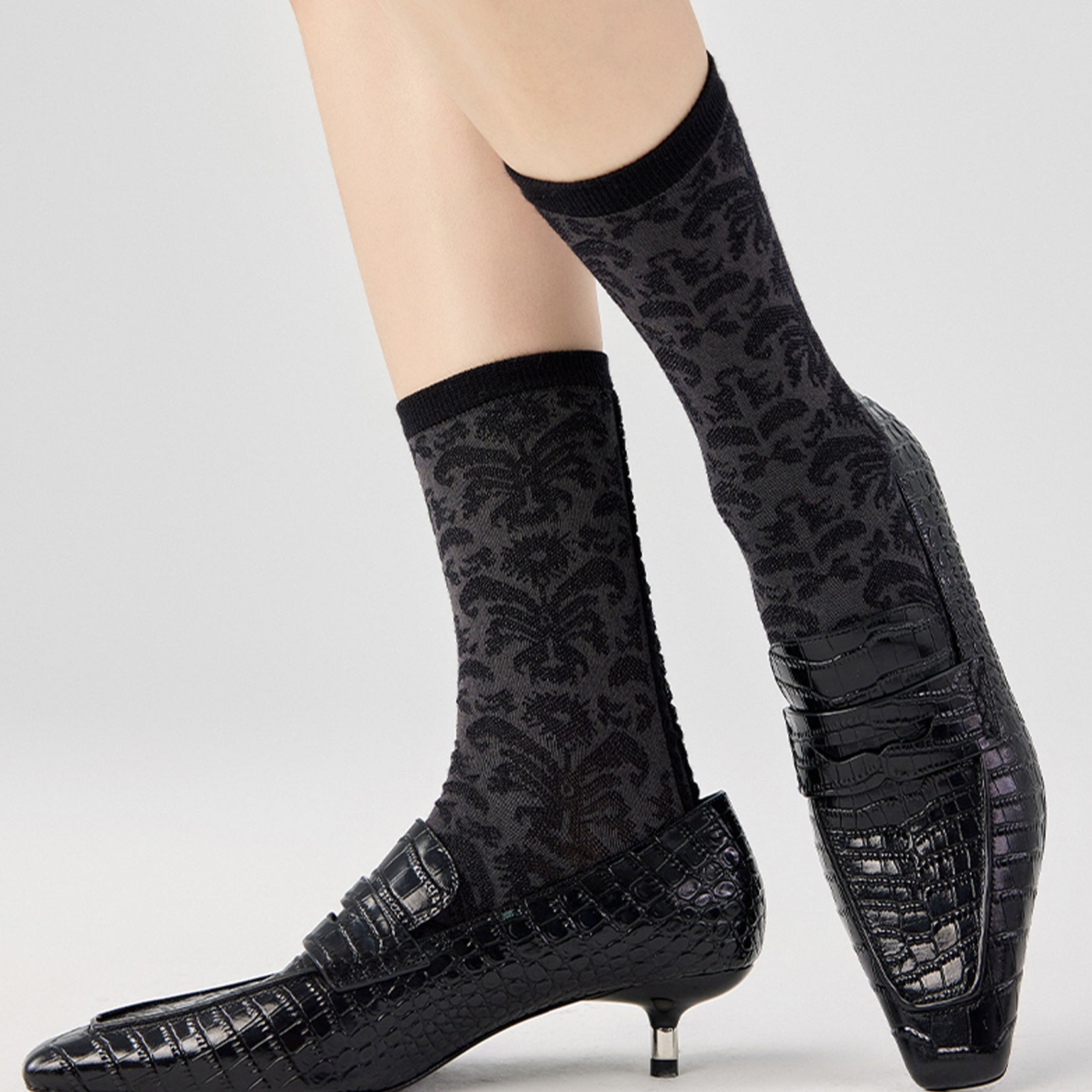 Tendril jacquard mid-calf sock - charcoal