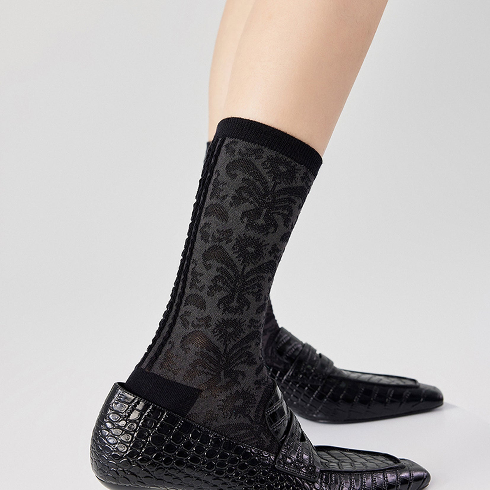 Tendril jacquard mid-calf sock - charcoal