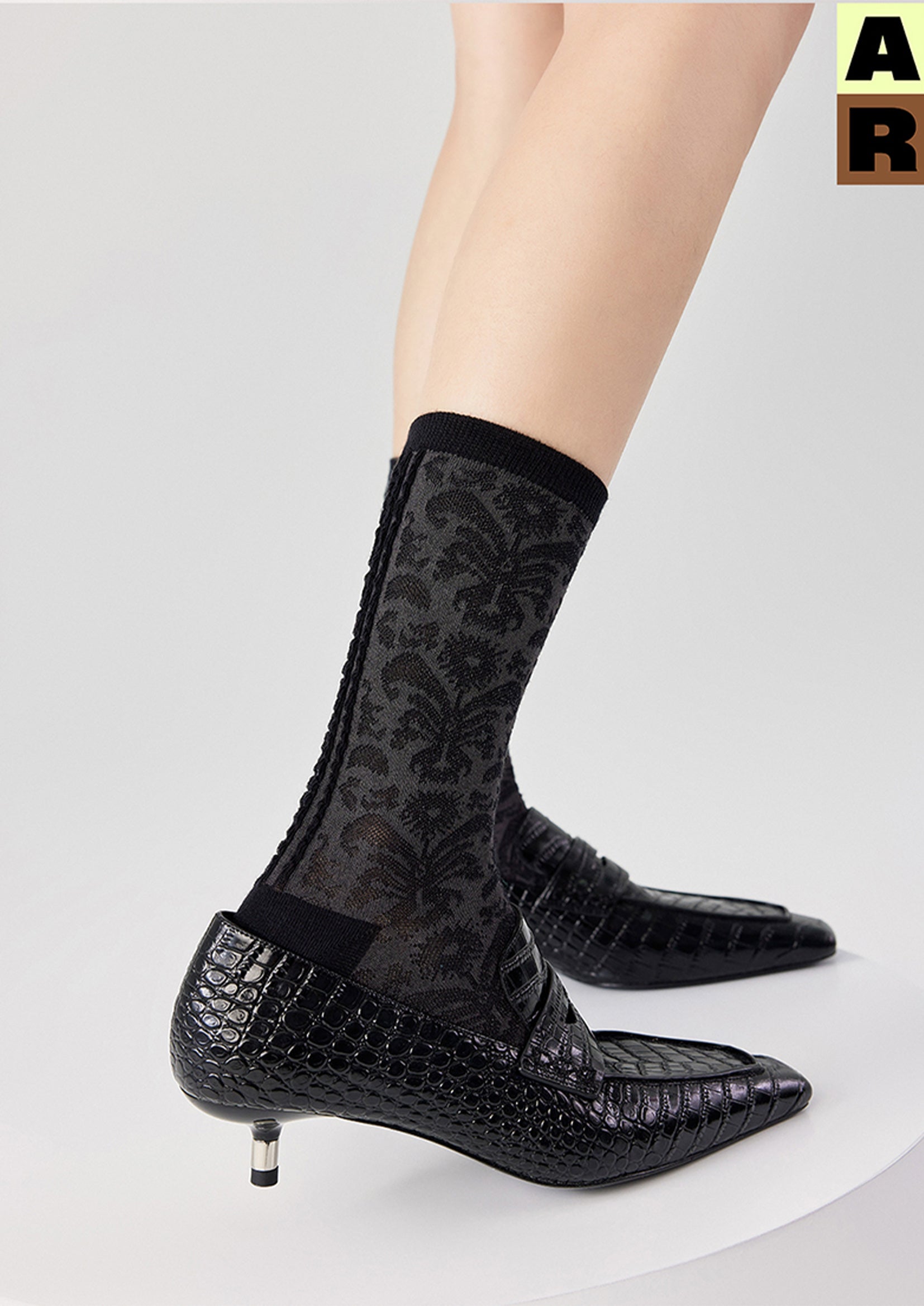 Tendril jacquard mid-calf sock - charcoal