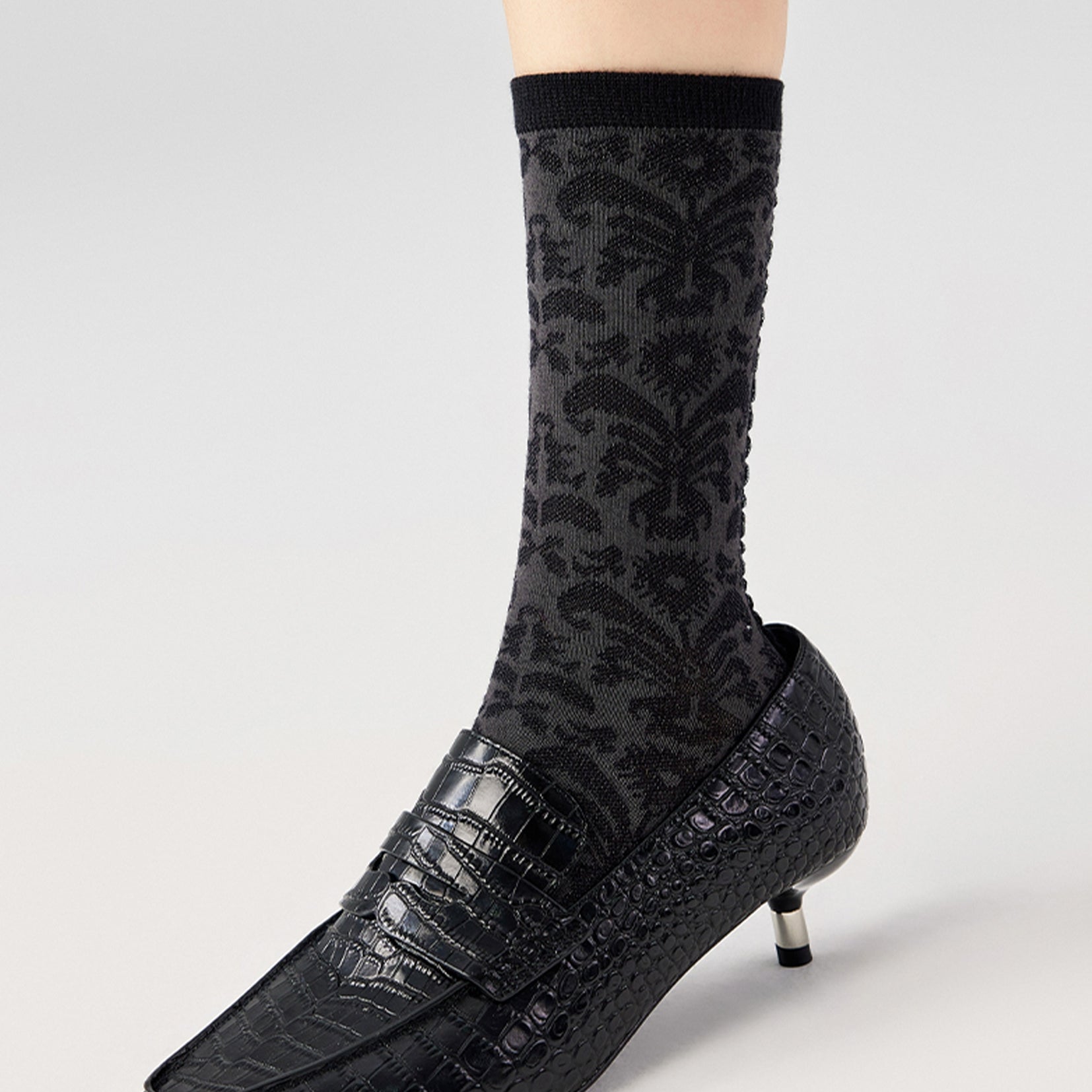 Tendril jacquard mid-calf sock - charcoal