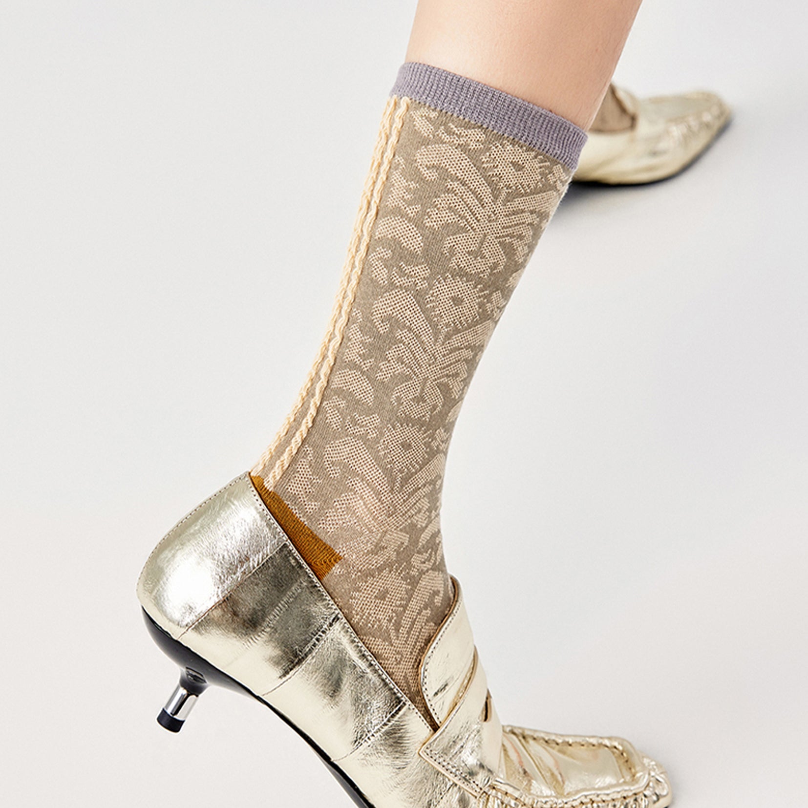 Tendril jacquard mid-calf sock - beige