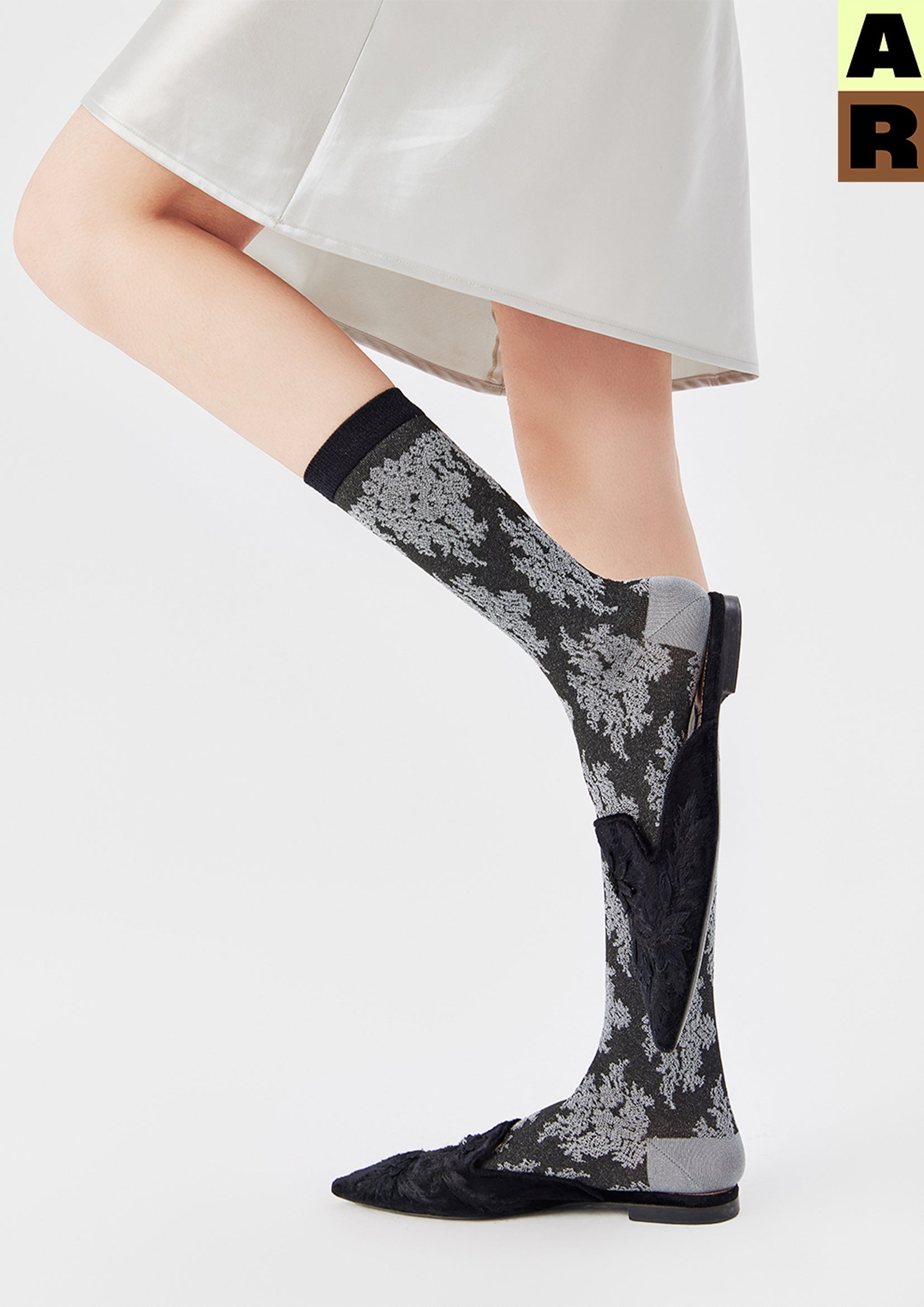 Lace jacquard mid-calf sock - black