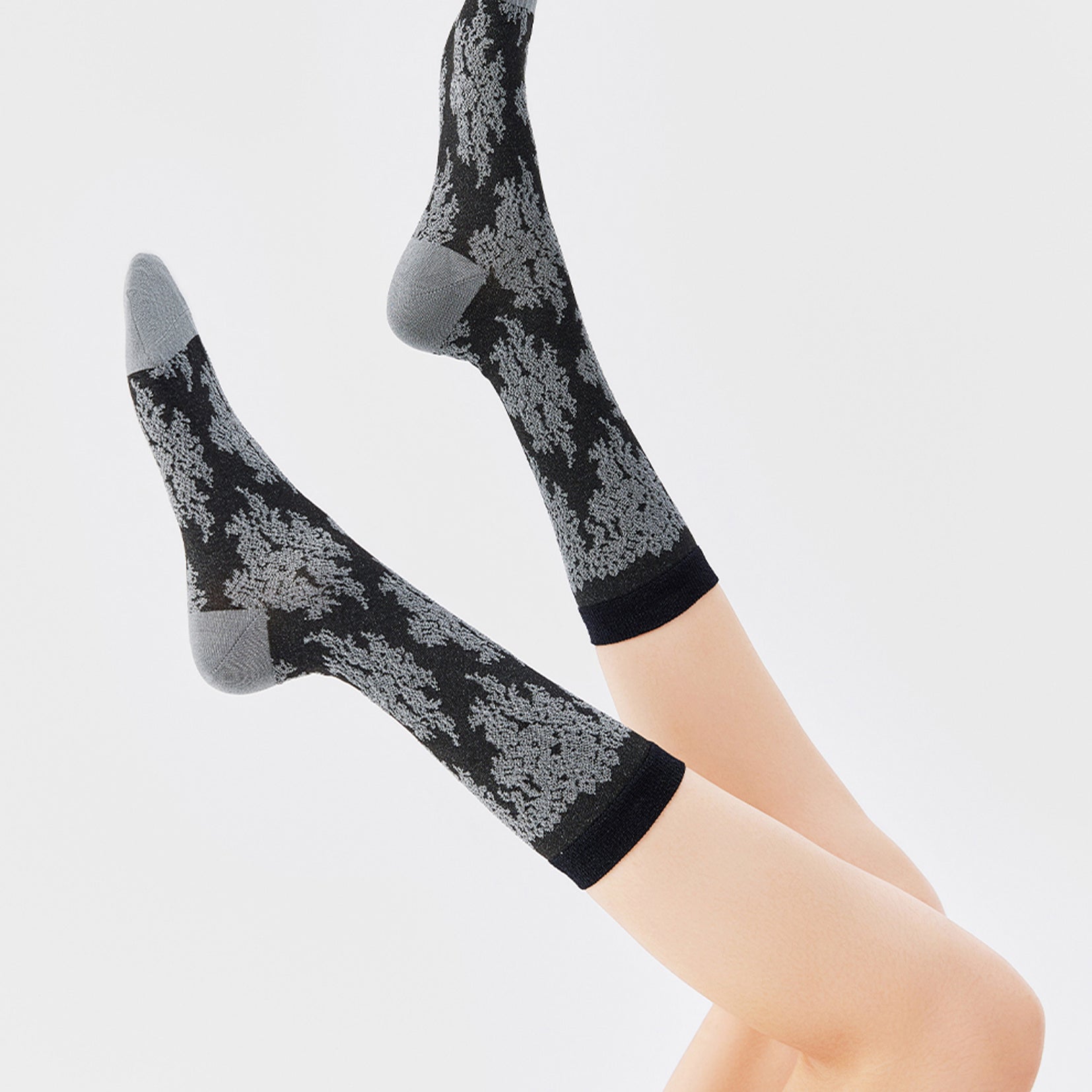 Lace jacquard mid-calf sock - black