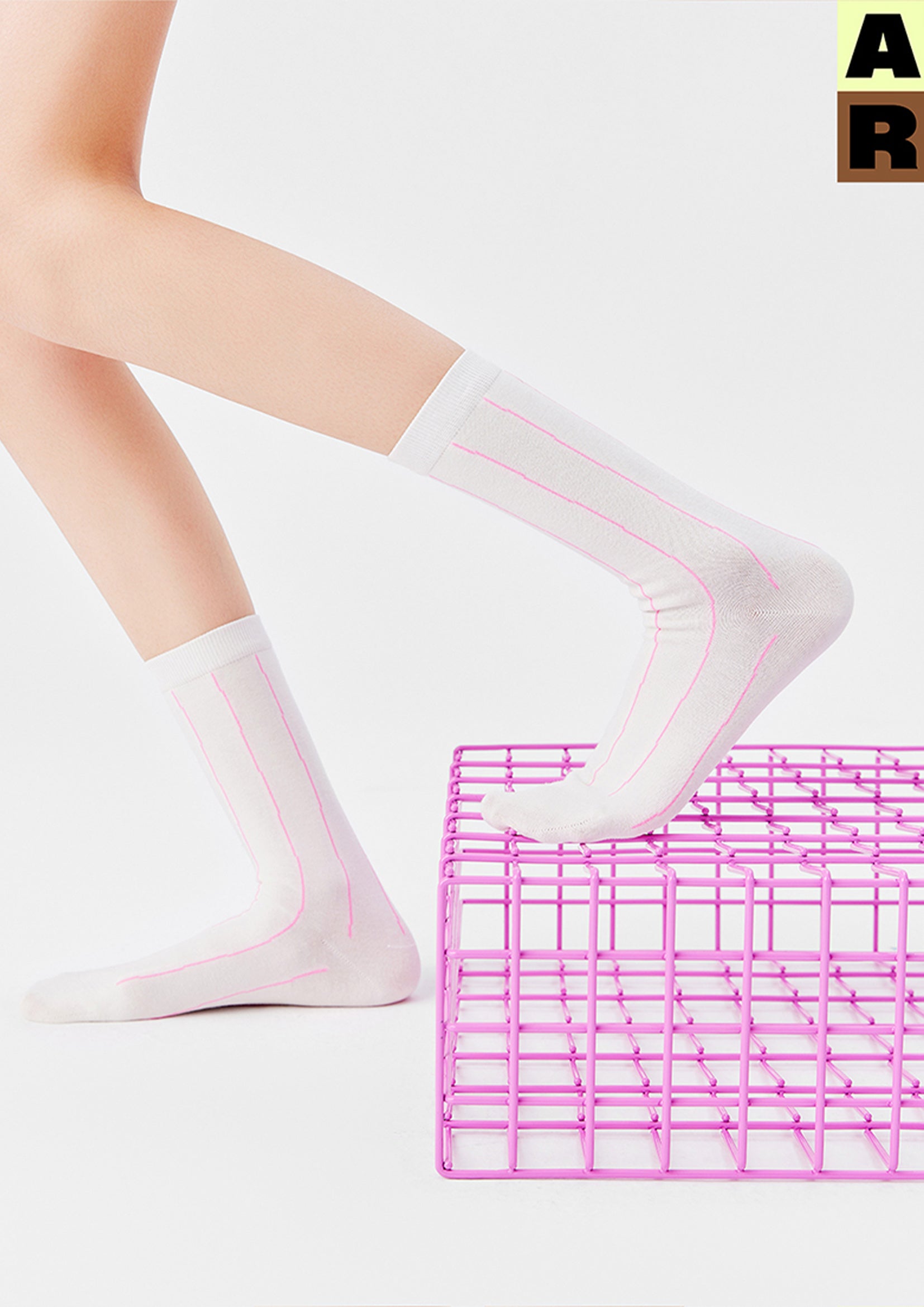 Grid mid-calf sock - pink