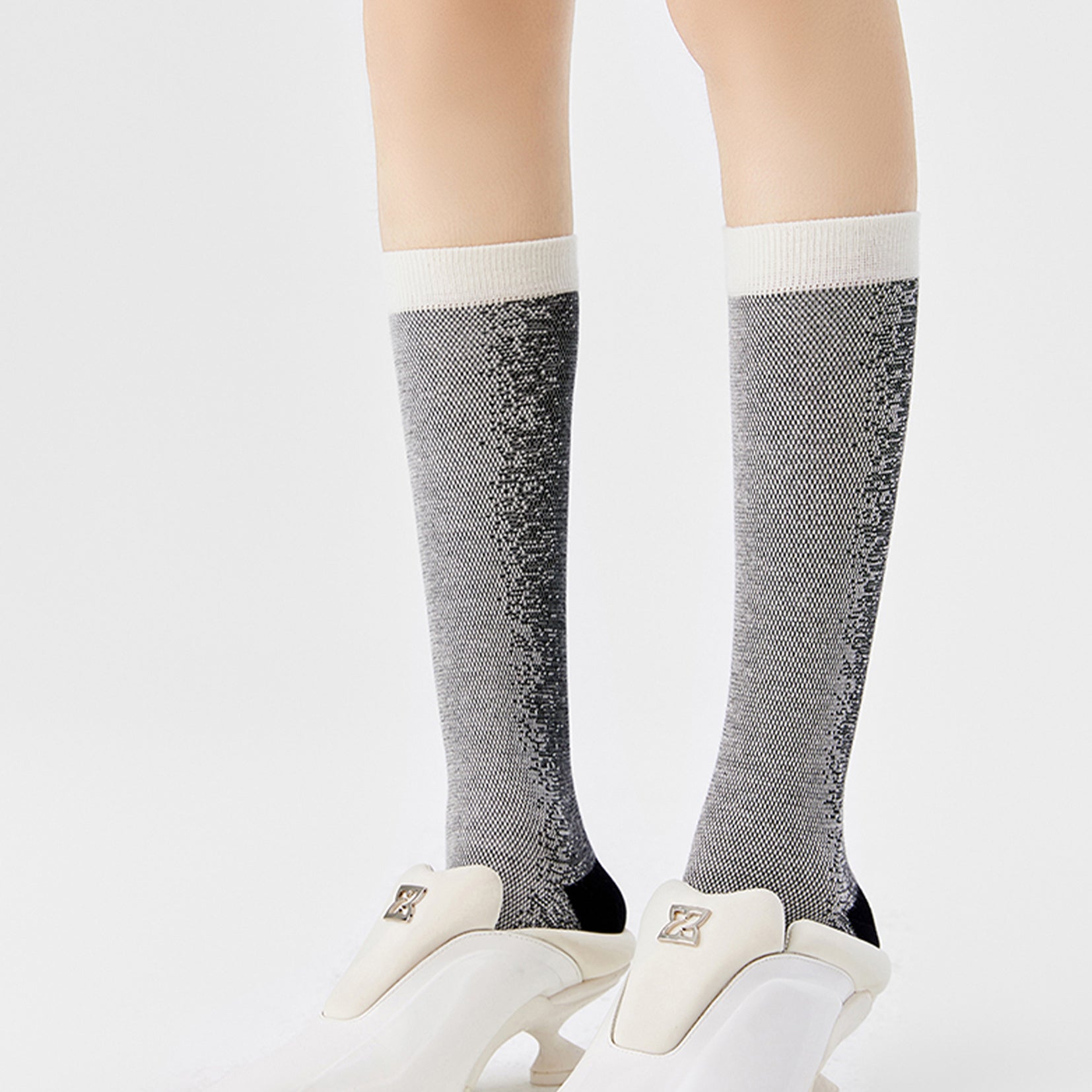 Light Particles over-the-calf sock - black & white