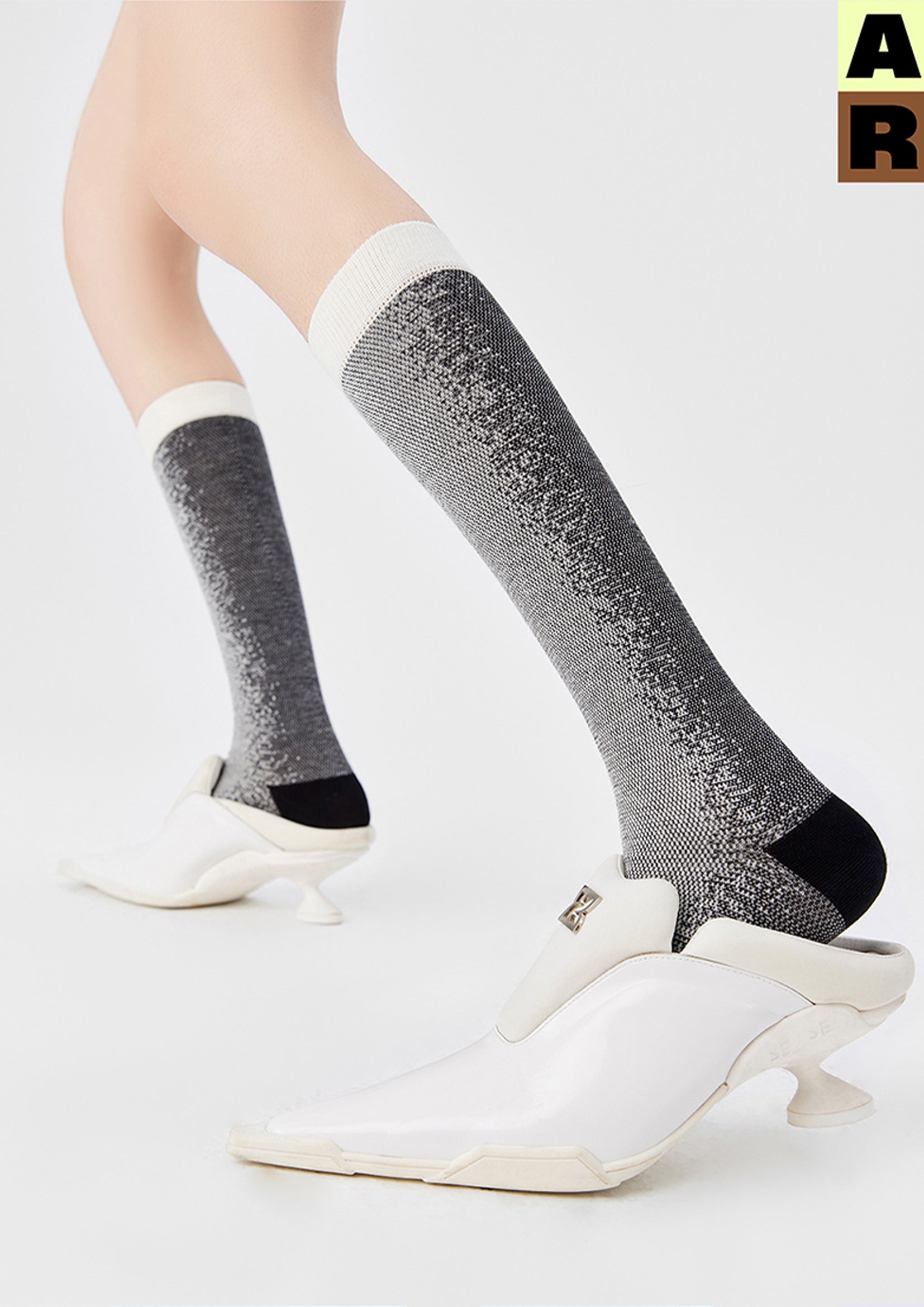 Light Particles over-the-calf sock - black & white