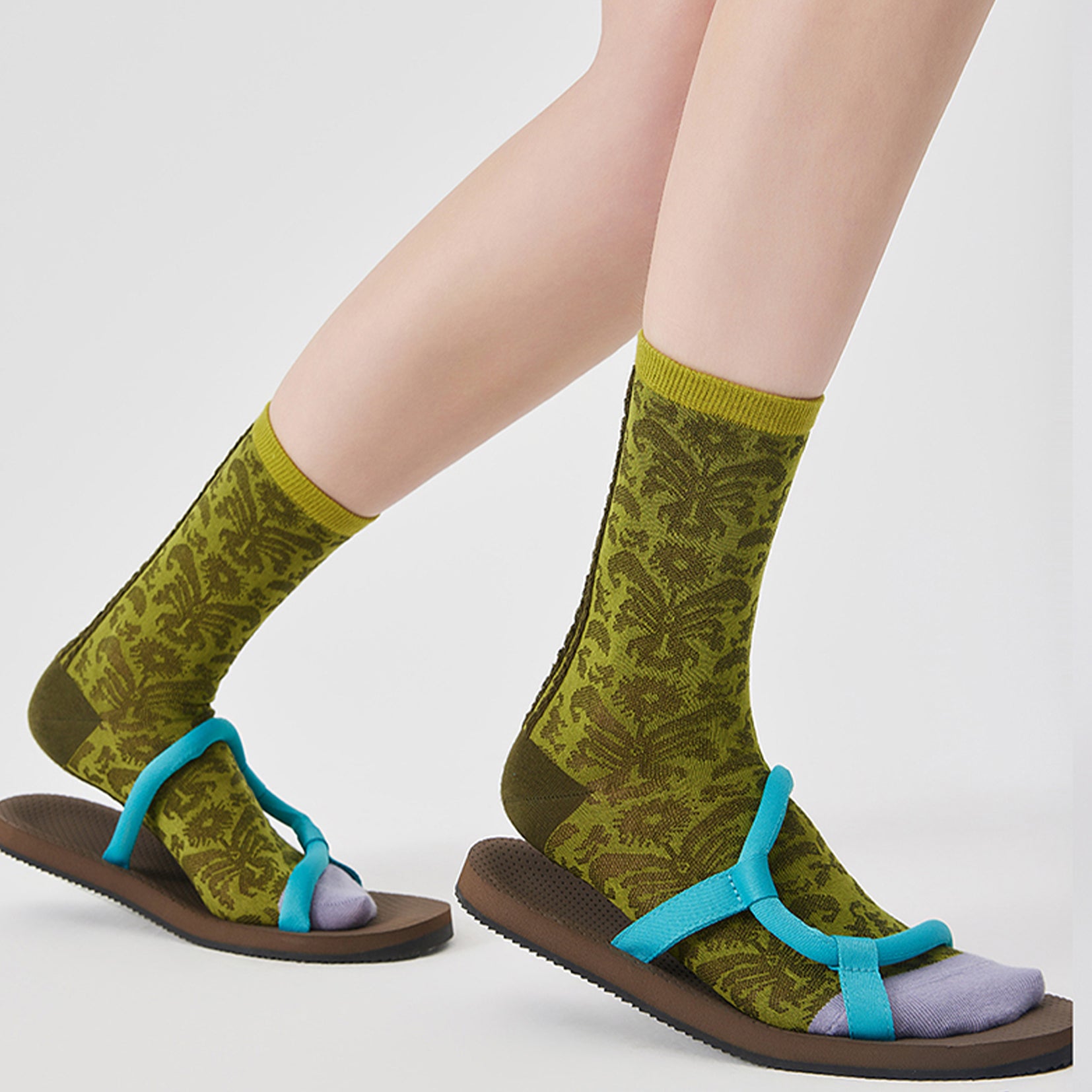 Tendril jacquard mid-calf sock - avocado