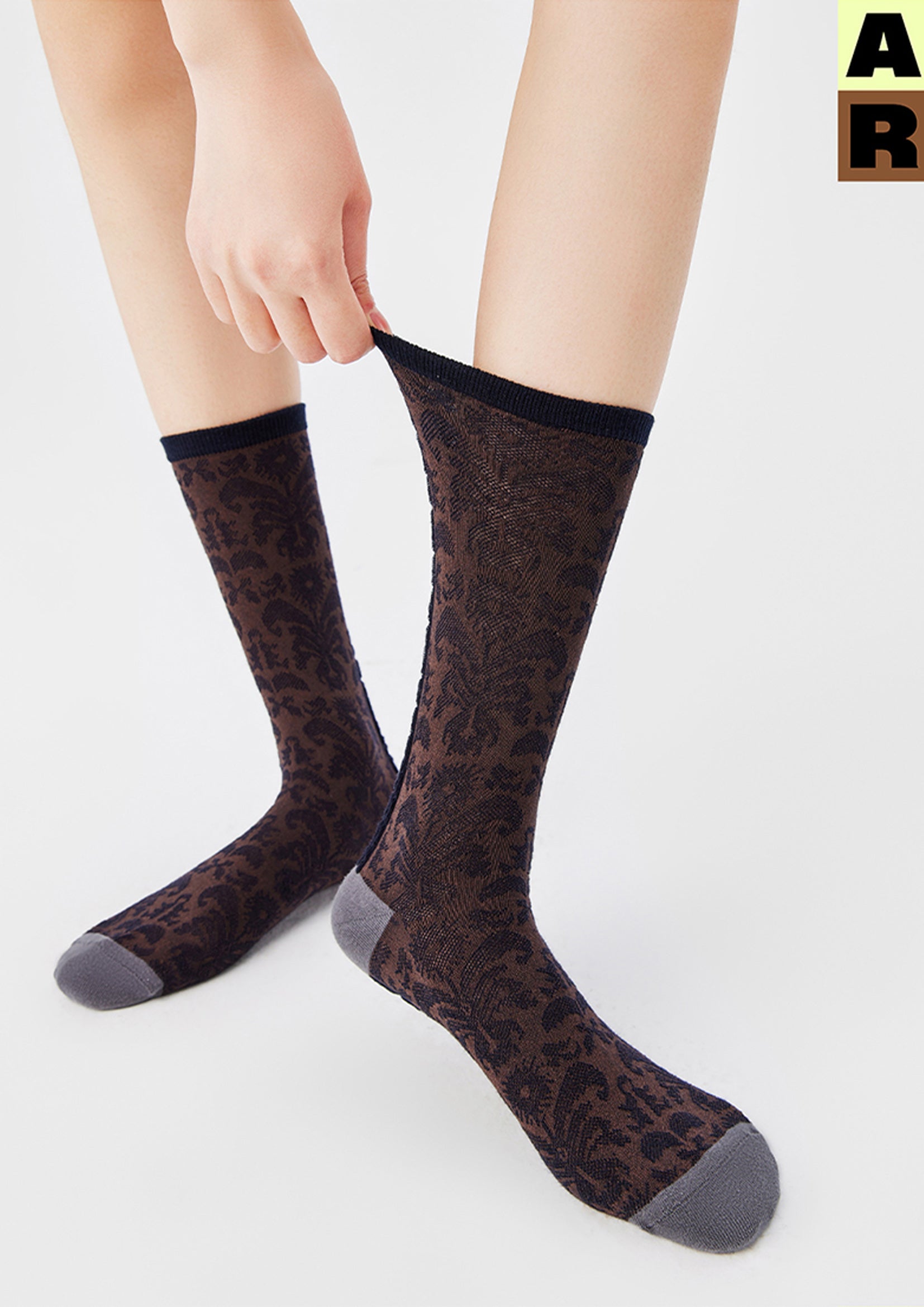 Tendril jacquard mid-calf sock - chocolate