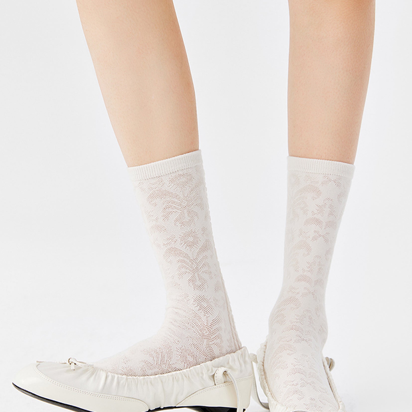 Tendril jacquard mid-calf sock - white