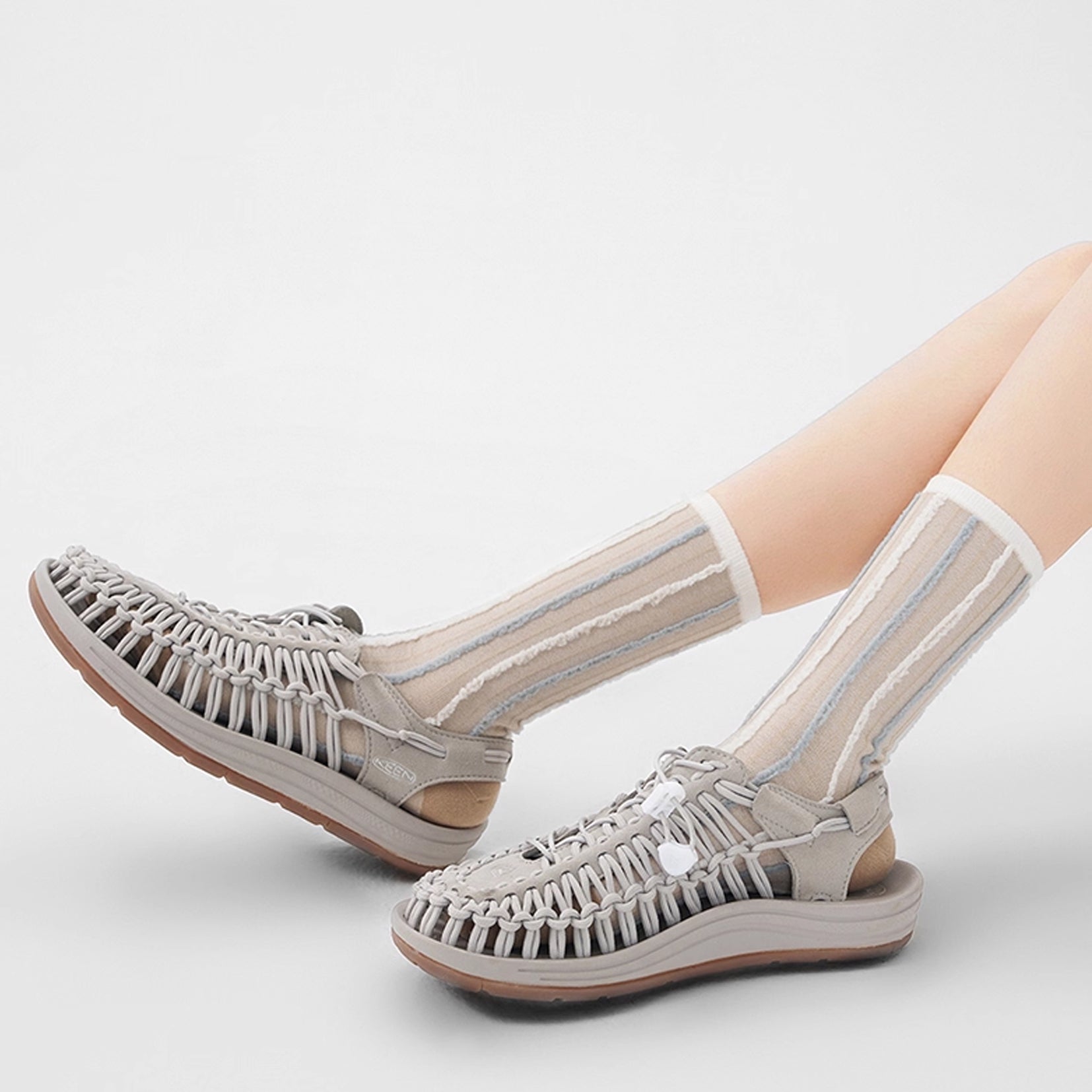 Reversible stripe mid-calf socks - beige & sand