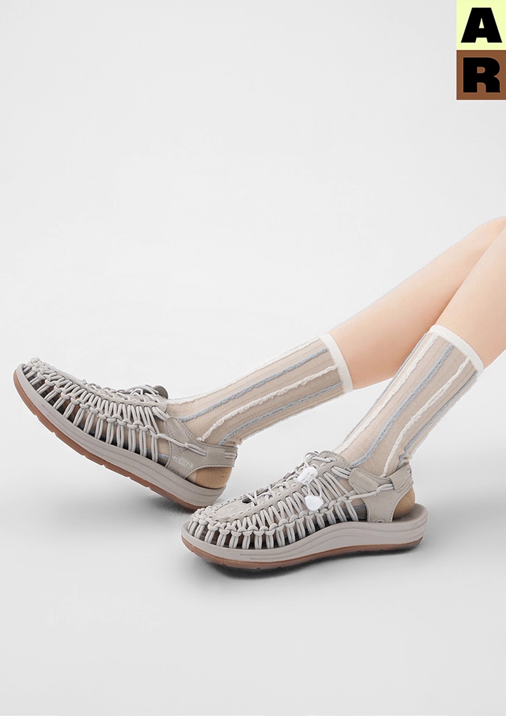 Reversible stripe mid-calf socks - beige & sand