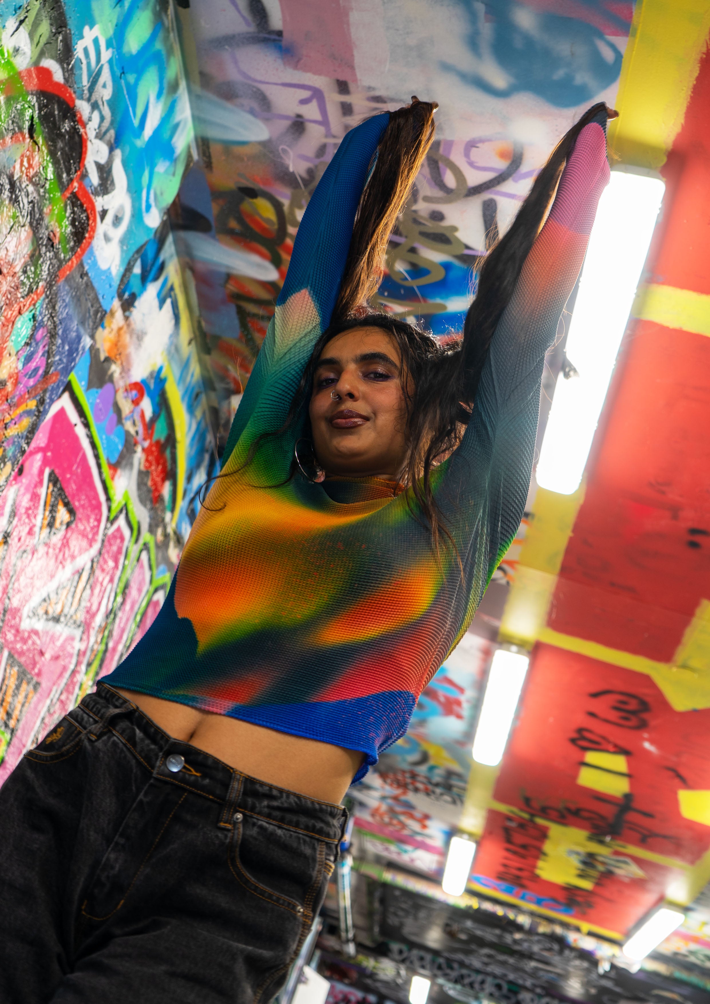 Aurora' crinkle stretch tee - navy – Future Fusion Online