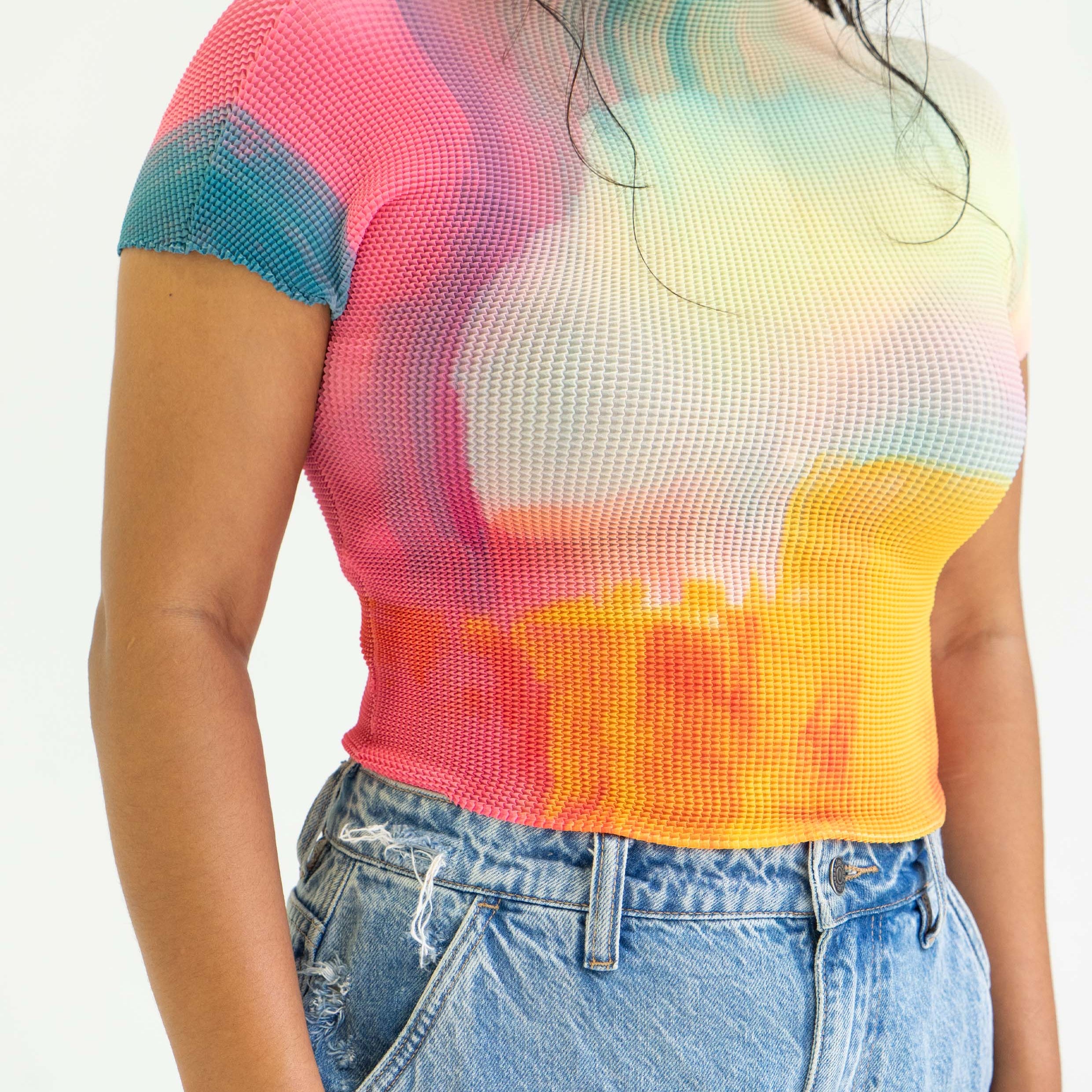 'Rainbow' crinkle stretch crop tee - pink