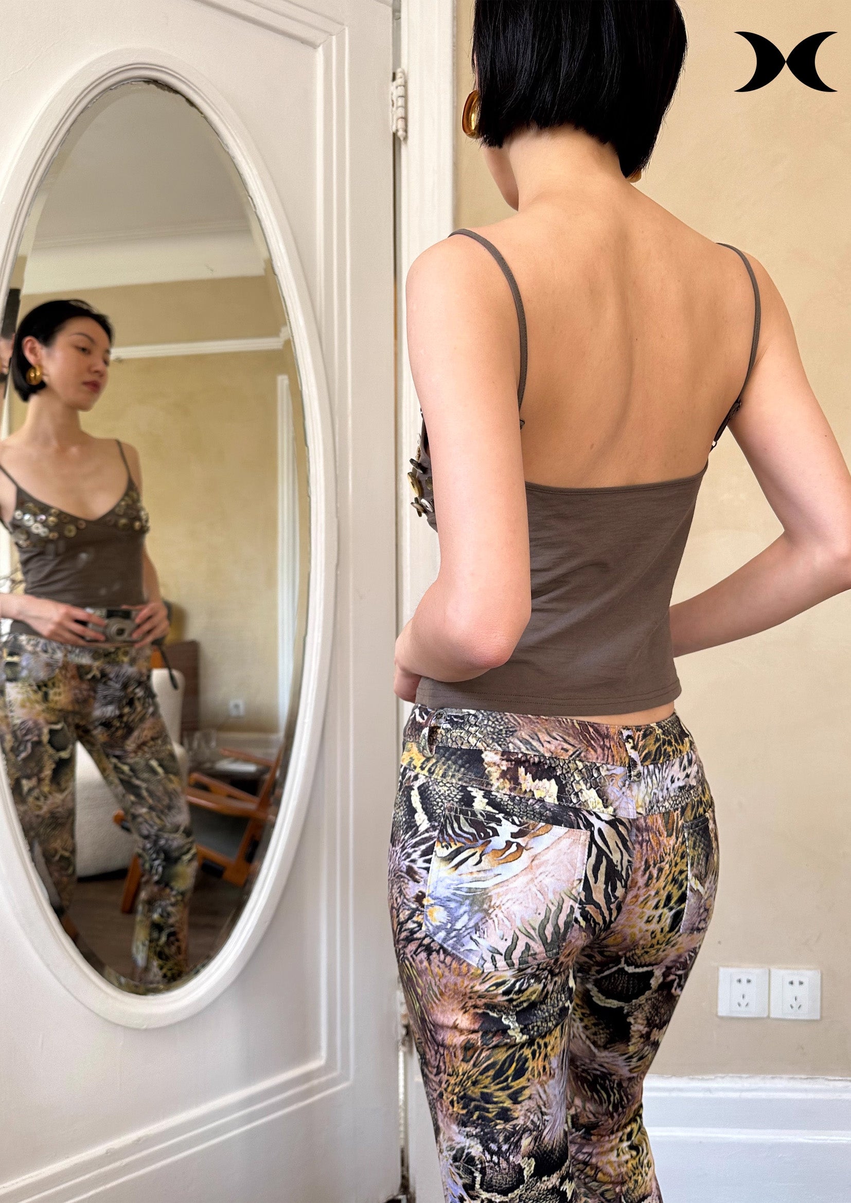 Shell buttons sling crop top - taupe