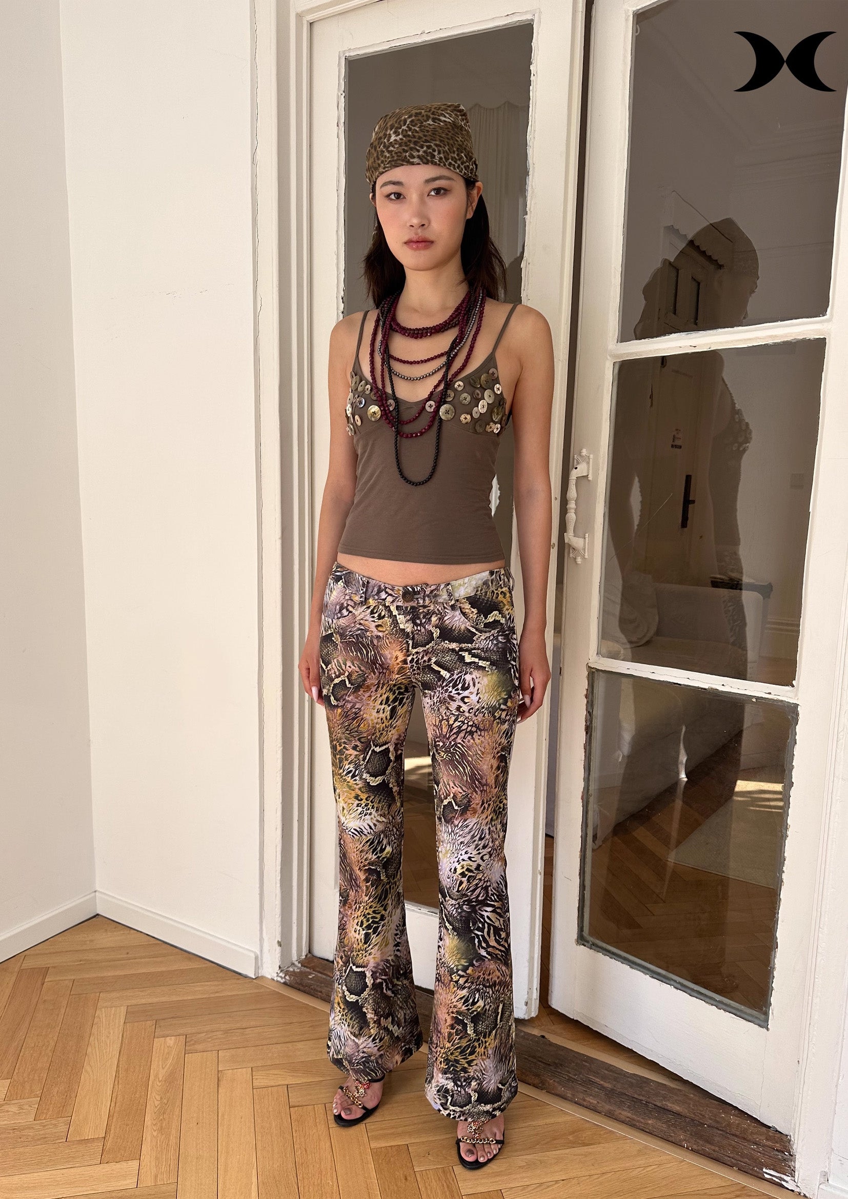 Shell buttons sling crop top - taupe