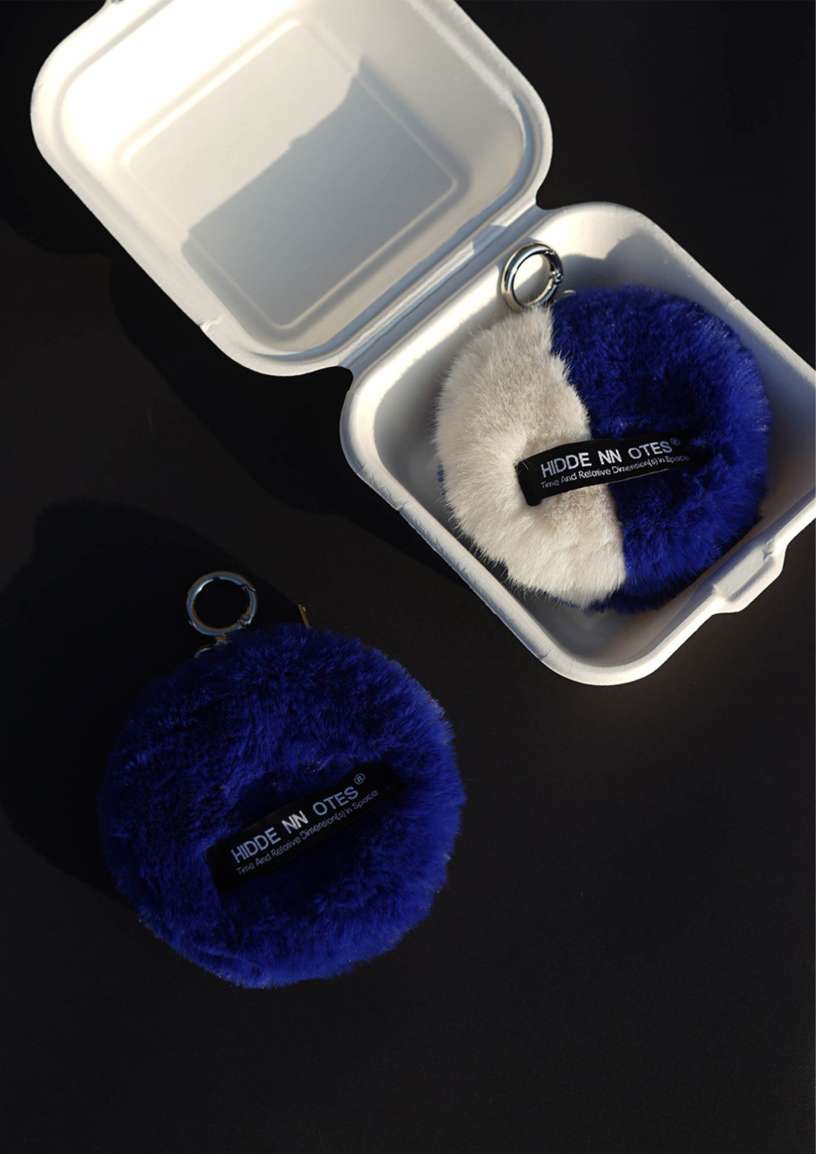 Faux fur crossbody mini round bag - klein blue