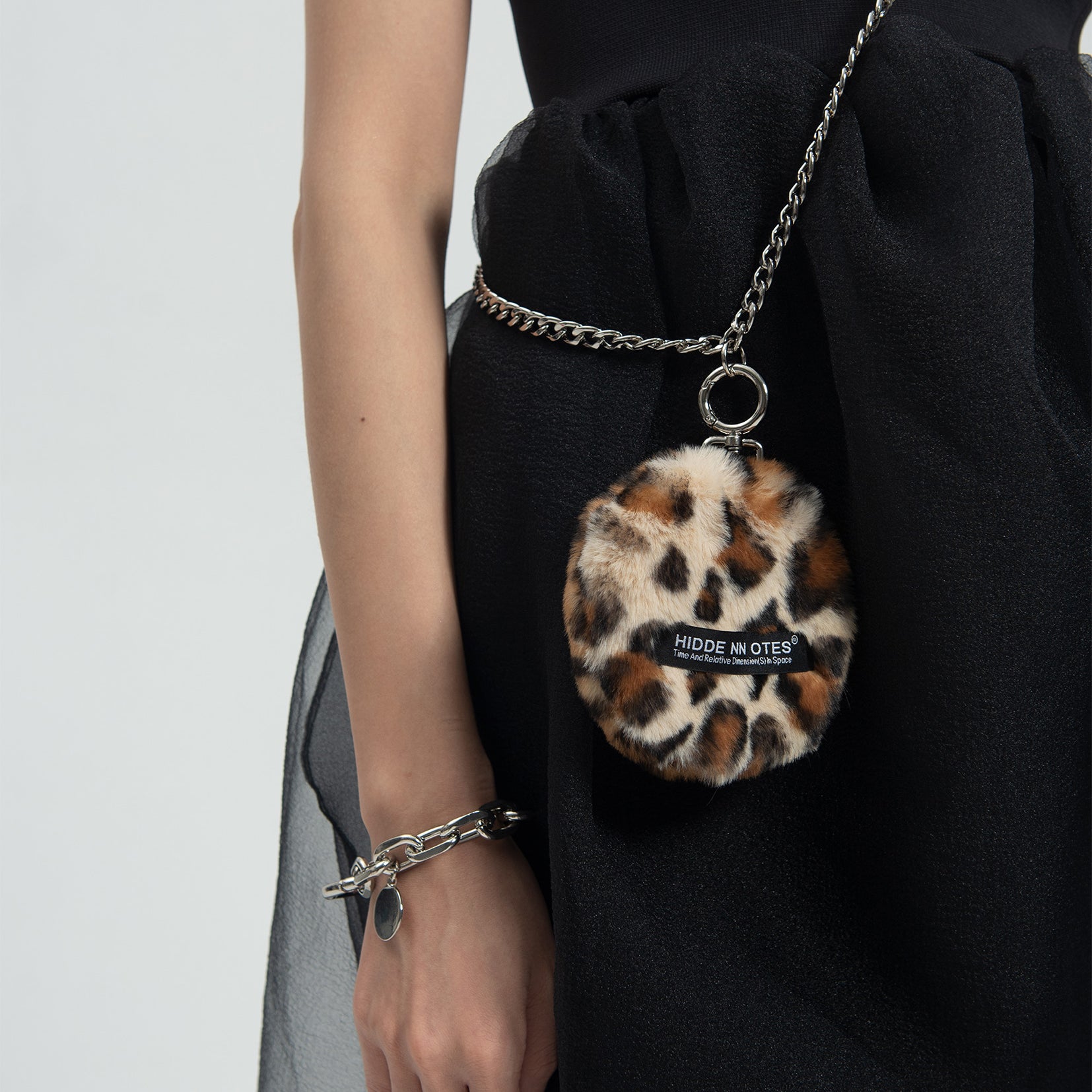 Faux fur crossbody mini round bag - leopard