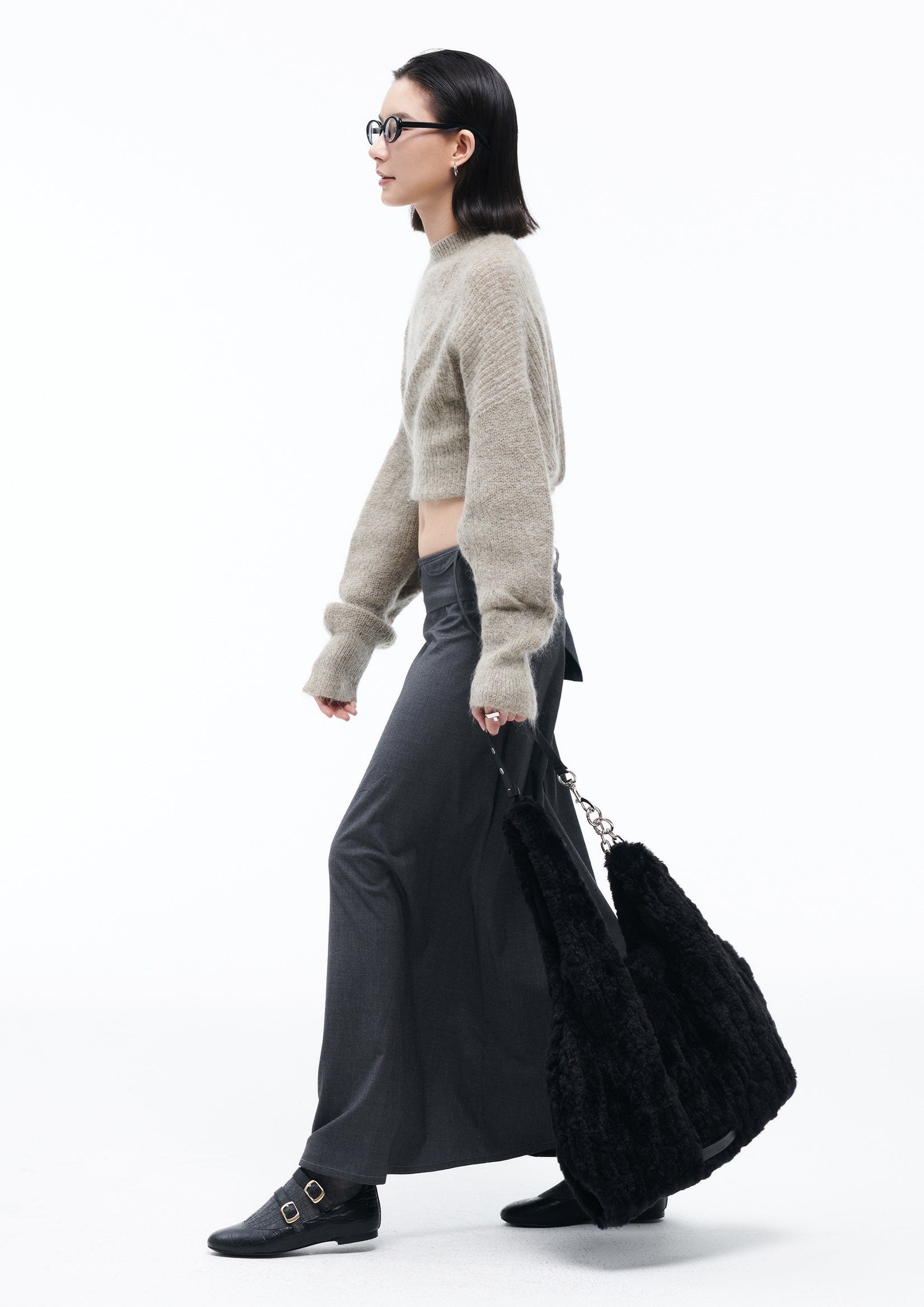 Fluffy tote bag - black – Future Fusion Online